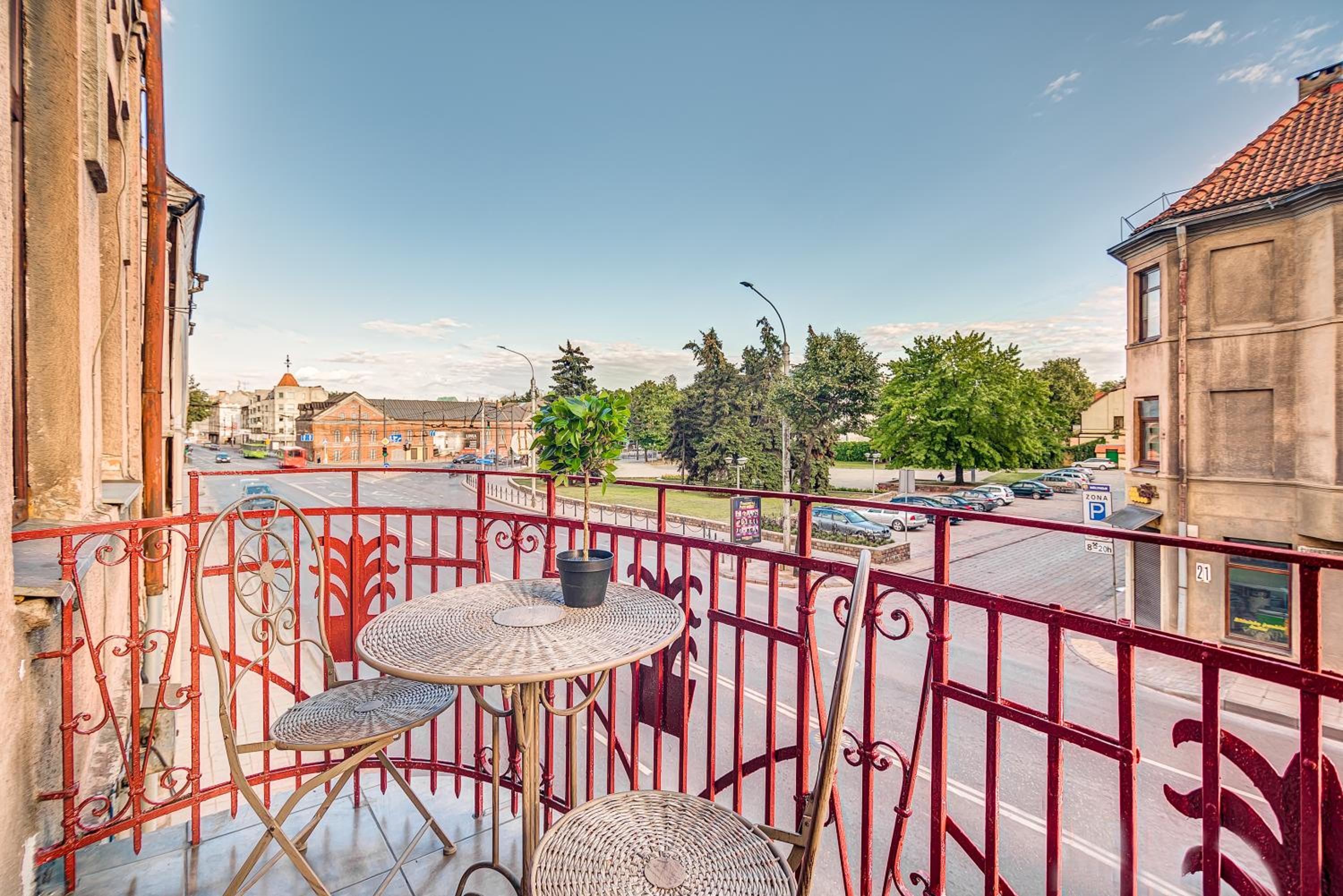 SAUNA 4 bedrooms Apartment with Parking