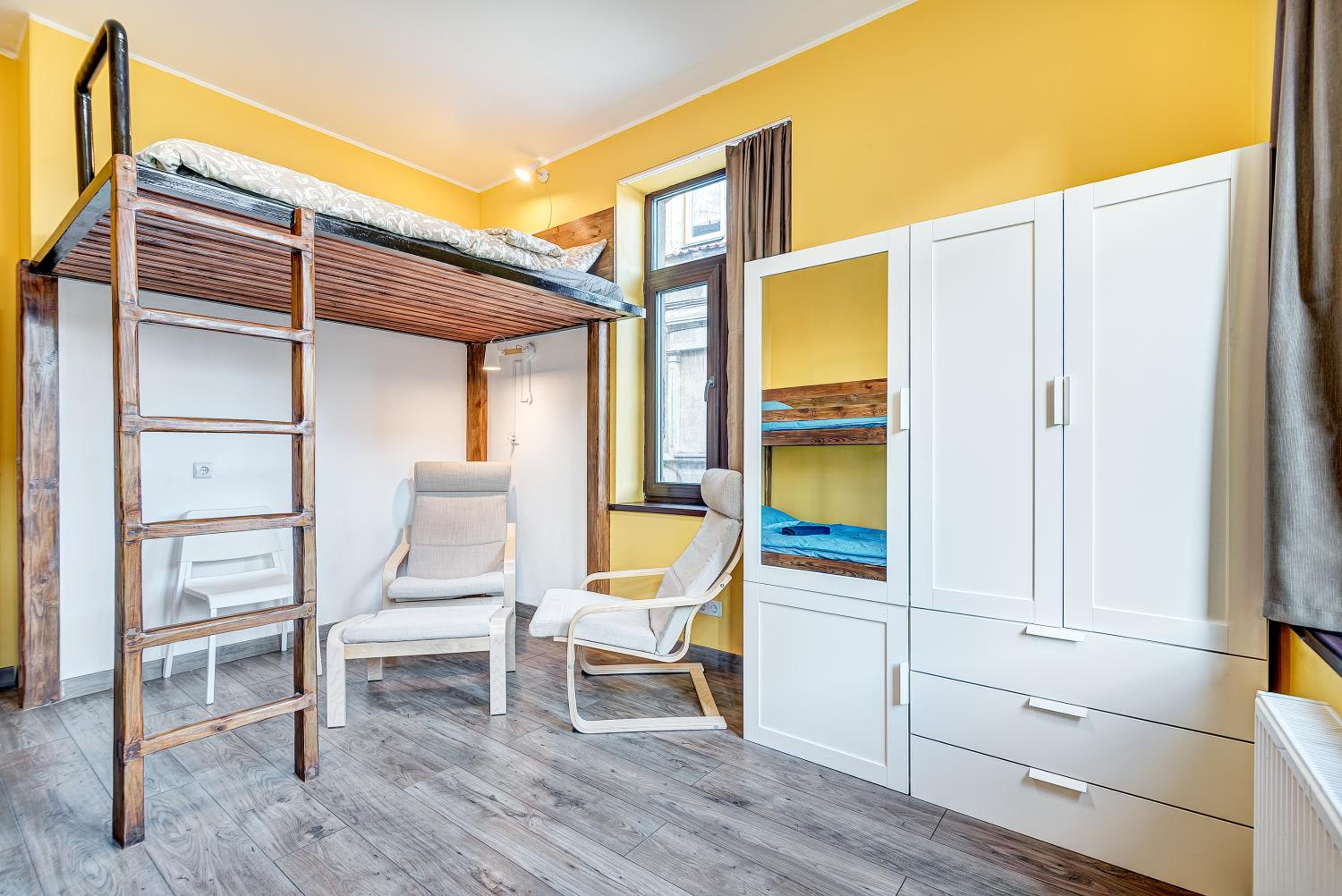 SAUNA 4 bedrooms Apartment with Parking