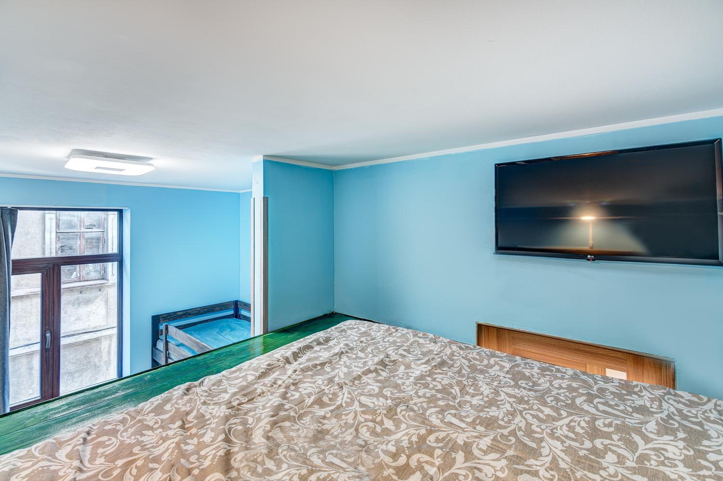 SAUNA 4 bedrooms Apartment with Parking