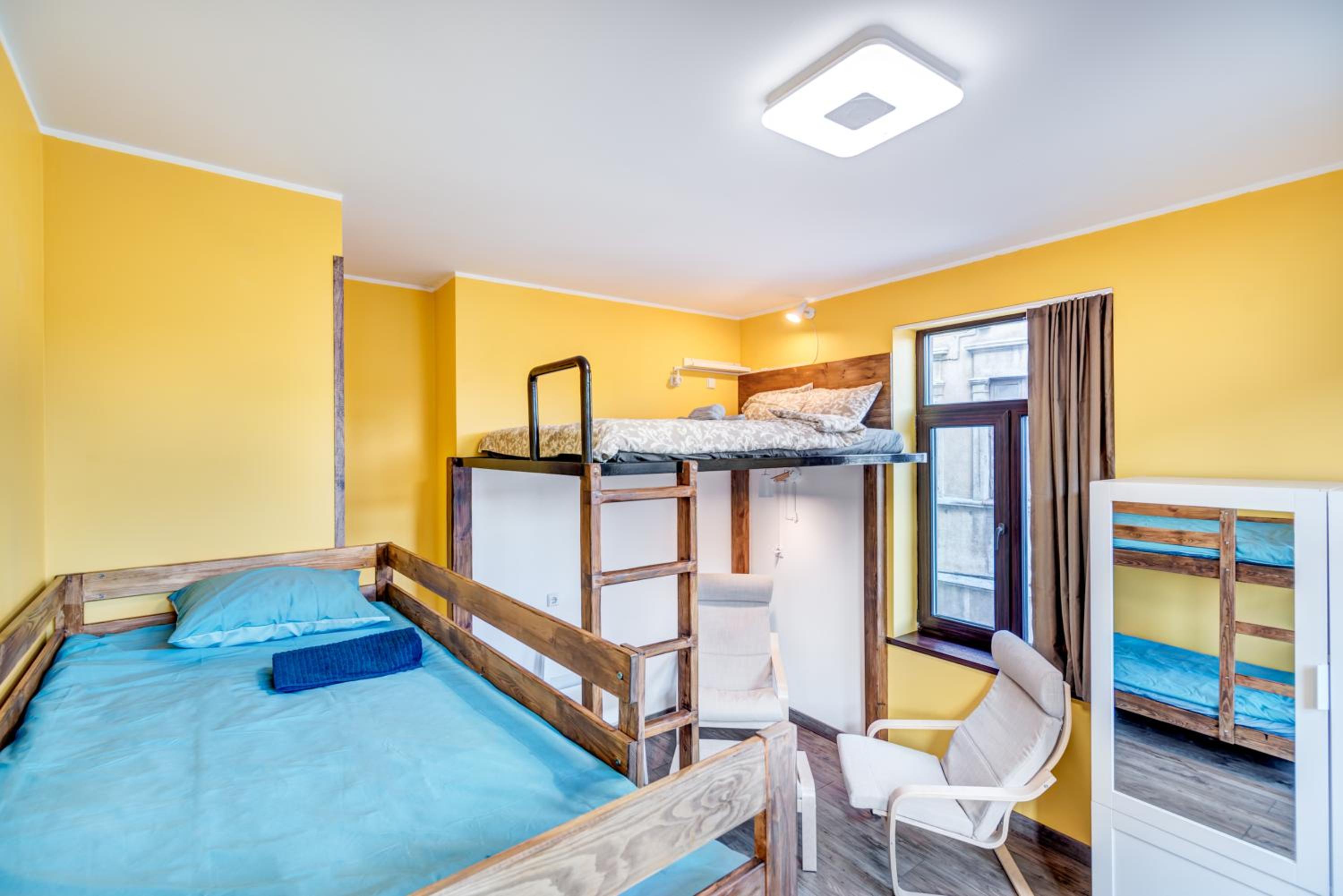 SAUNA 4 bedrooms Apartment with Parking