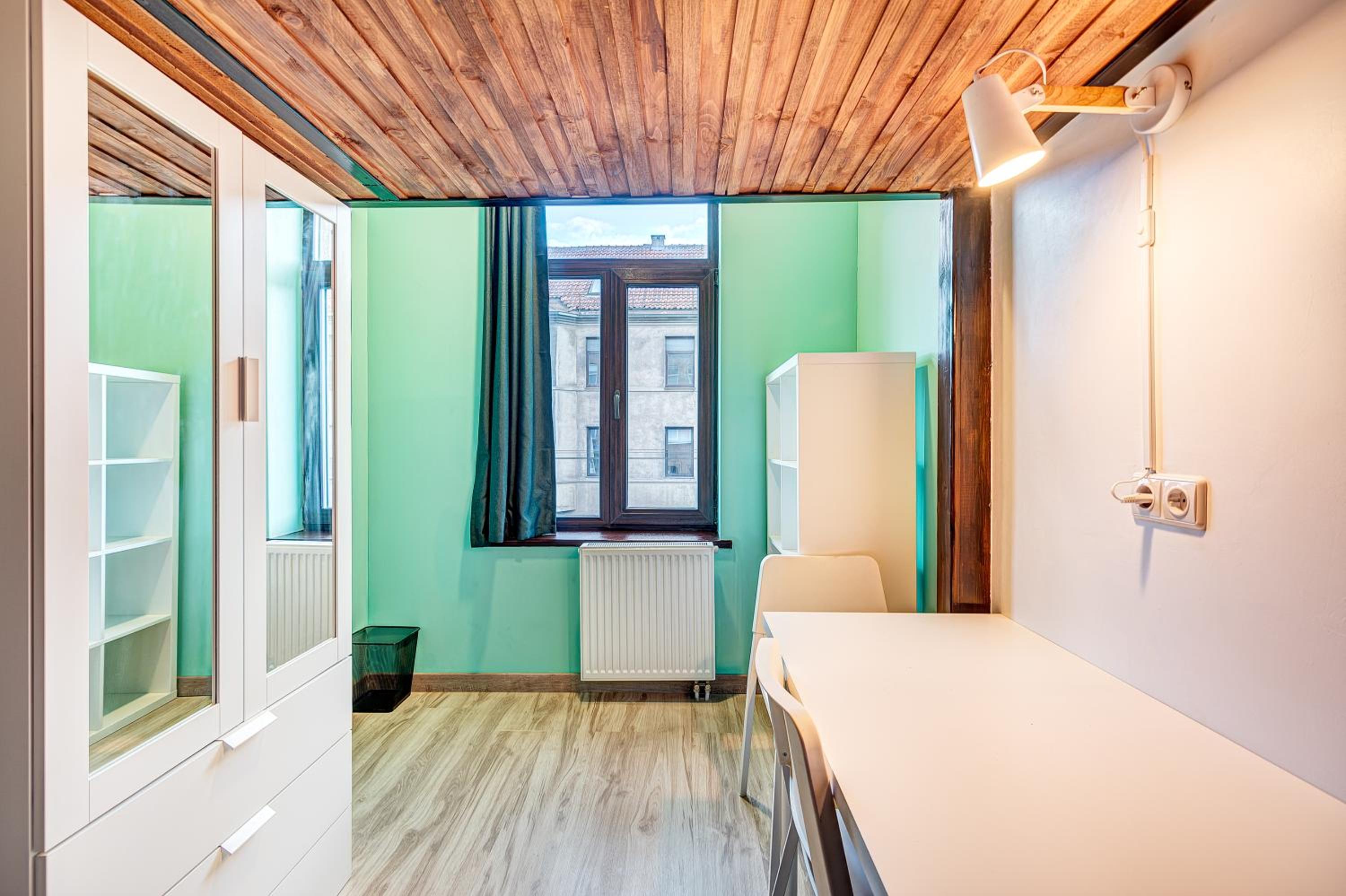 SAUNA 4 bedrooms Apartment with Parking