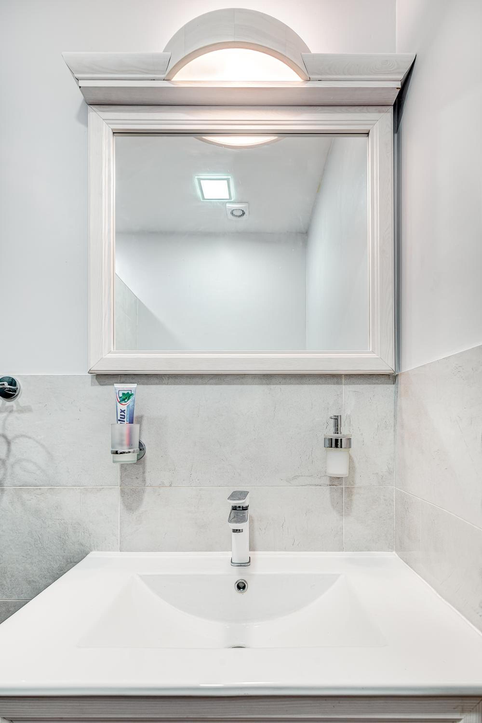 SAUNA 4 bedrooms Apartment with Parking