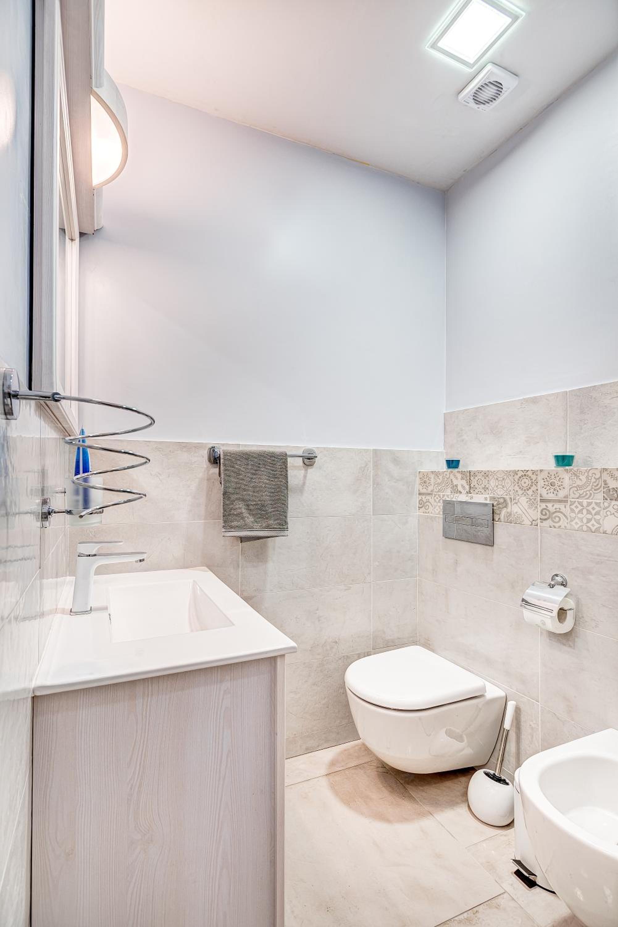 SAUNA 4 bedrooms Apartment with Parking