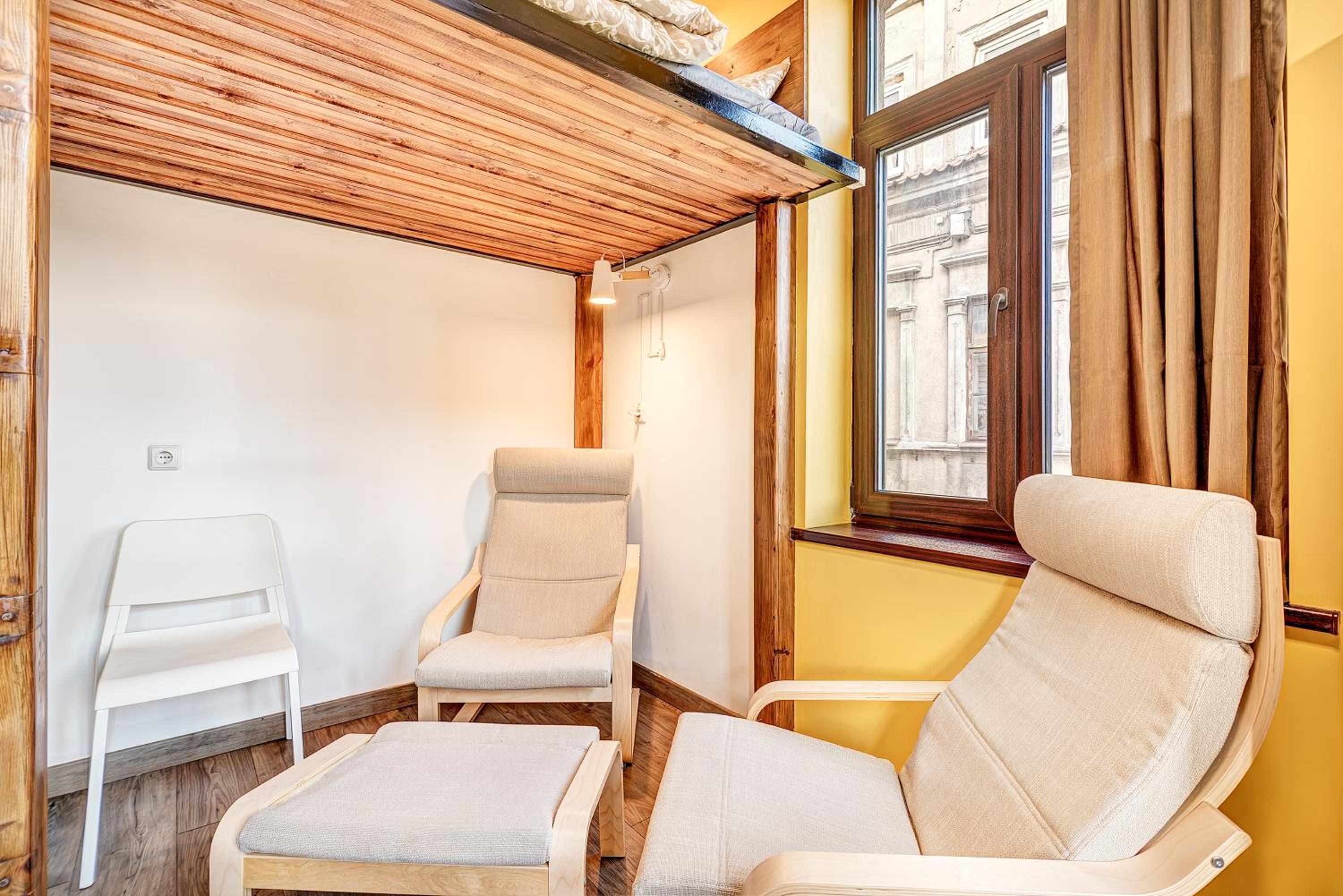 SAUNA 4 bedrooms Apartment with Parking
