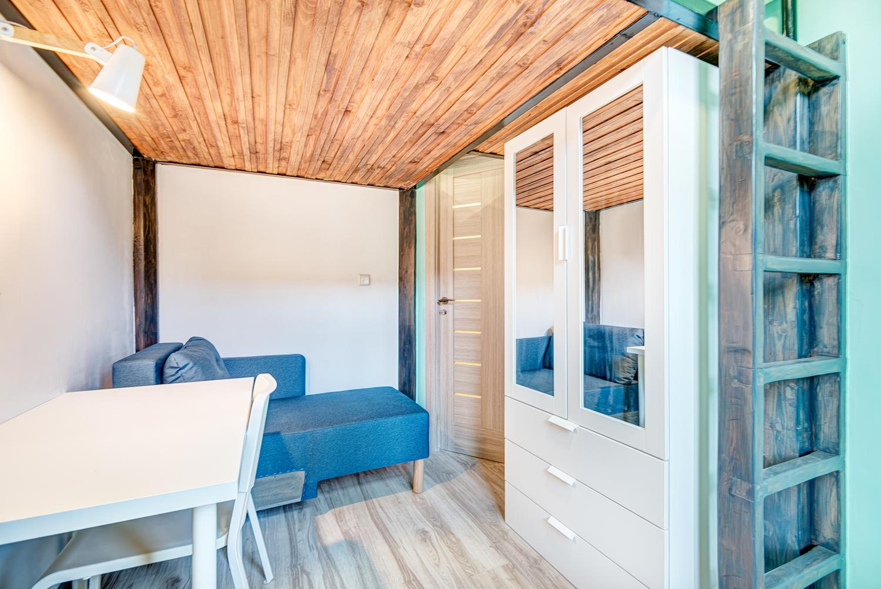 SAUNA 4 bedrooms Apartment with Parking
