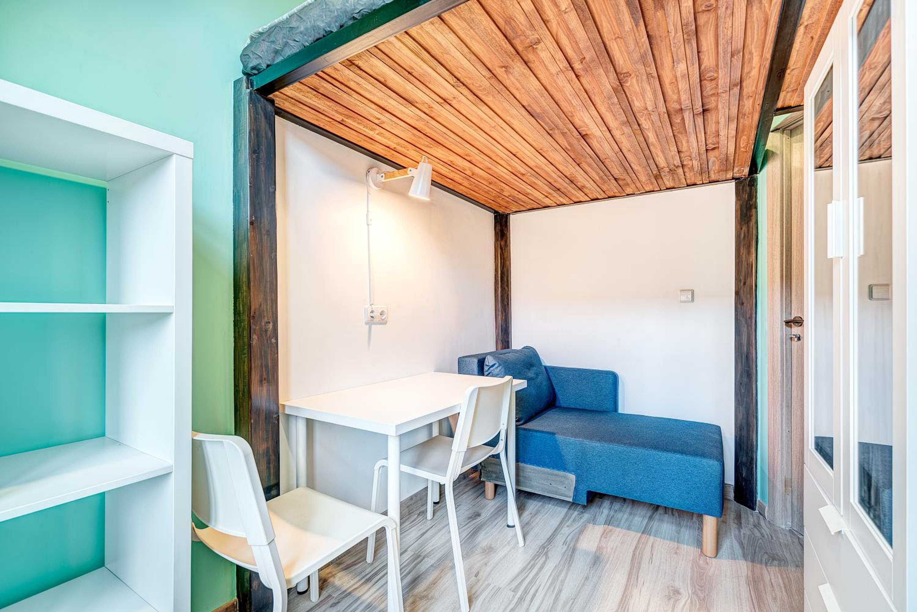 SAUNA 4 bedrooms Apartment with Parking