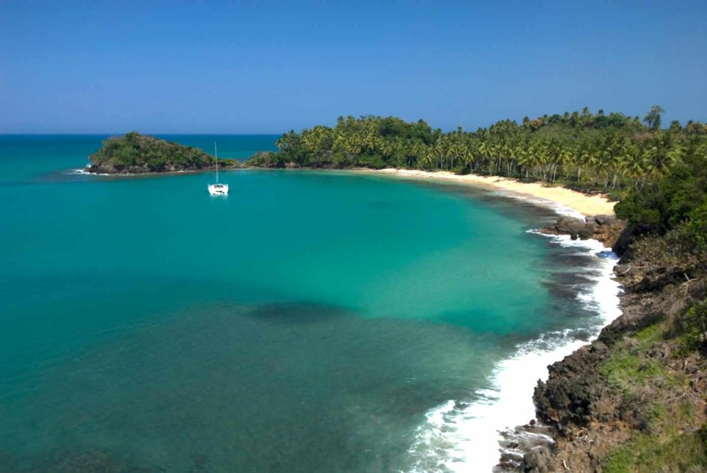 Beach Apartment on Samana Bay with private Pool, AC, Fast Wi-Fi, Walk to Beach & River, Whale Watching, Near Salto El Limón view 2