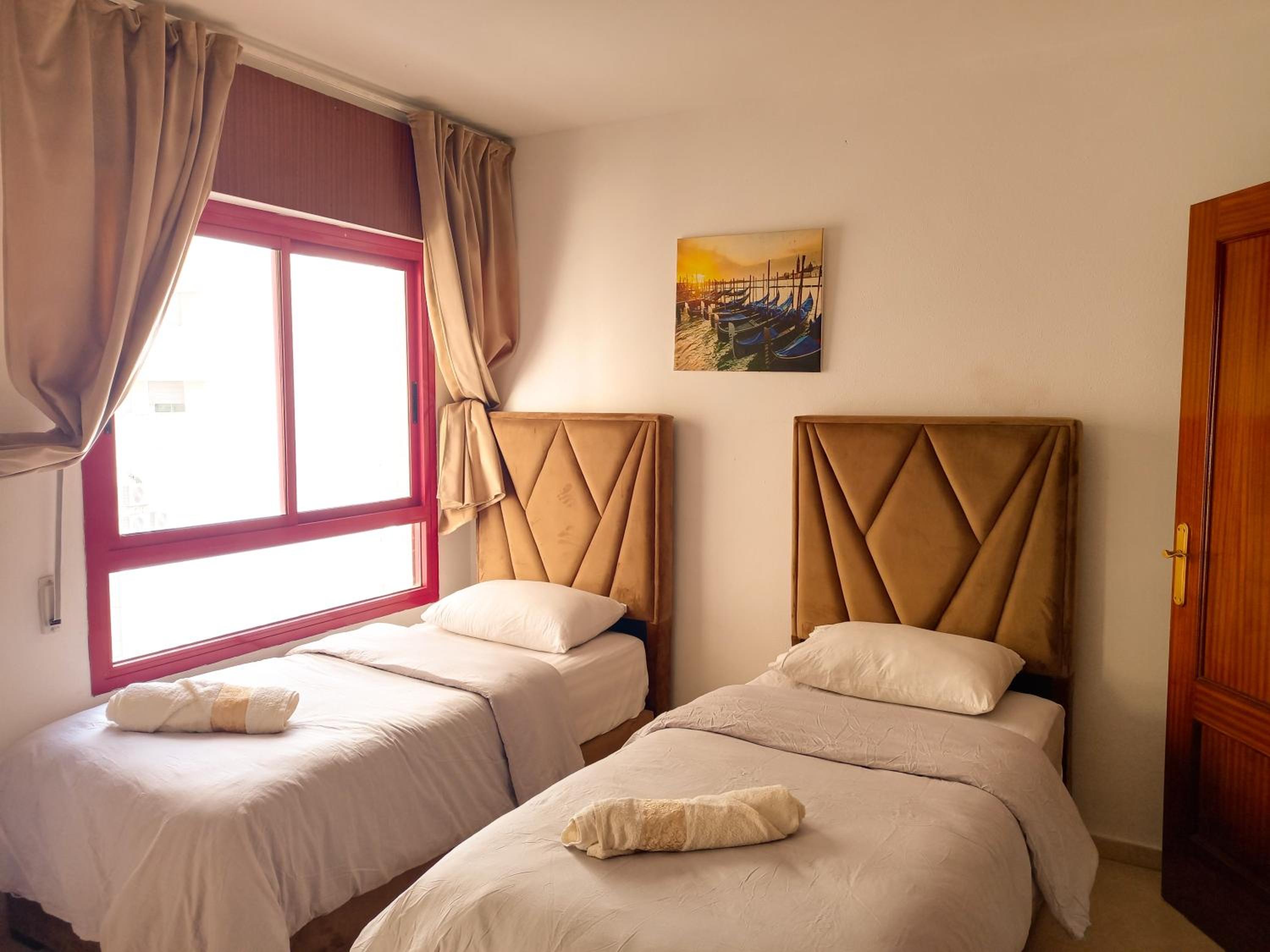 Amazing Appartement au centre ville en face HILTON & Gare Train de TGV de TANGER 2N view 4