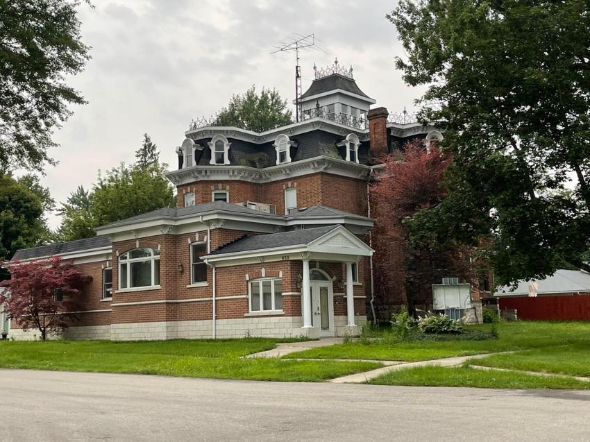 Crossing Manor