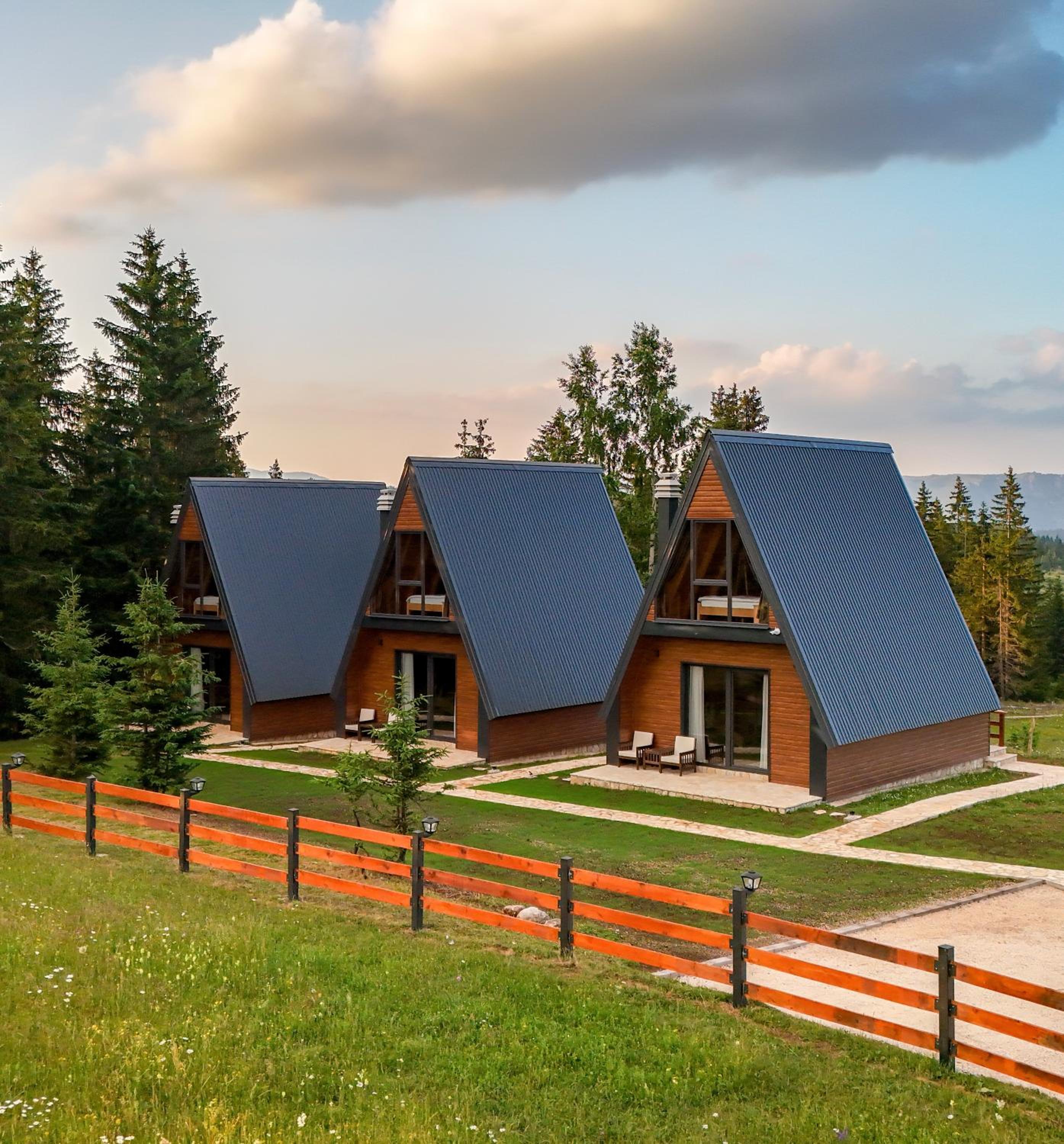 Villas Chardak