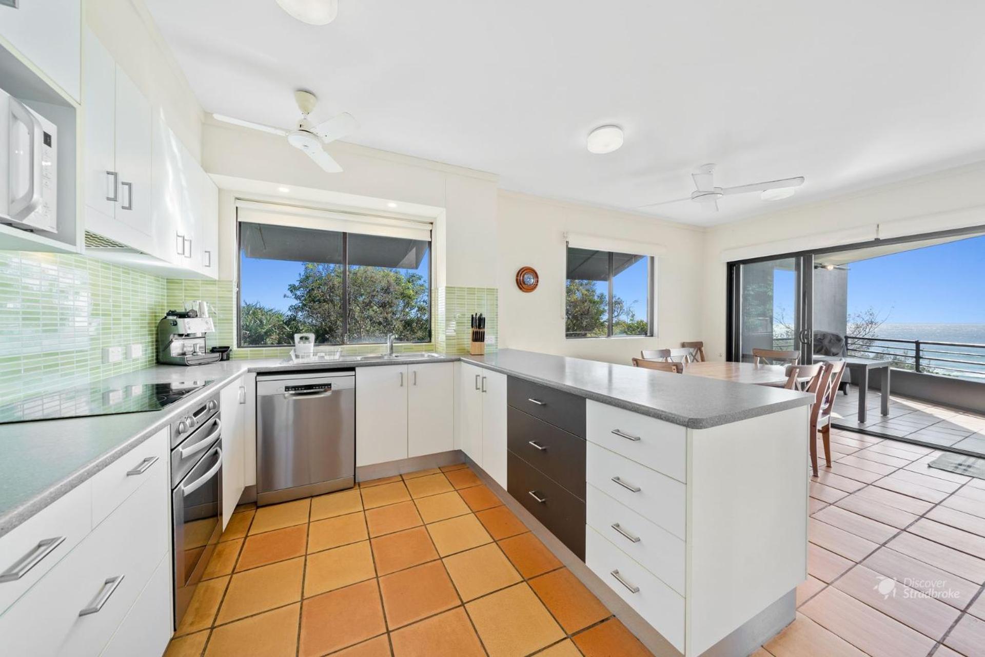 Mintee 1 by Discover Stradbroke