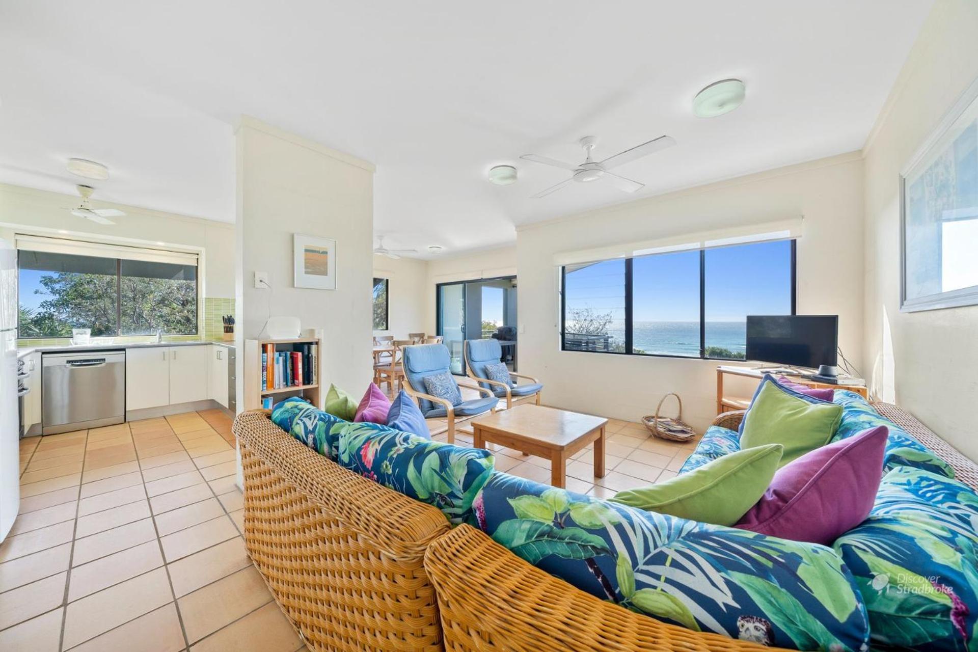 Mintee 1 by Discover Stradbroke