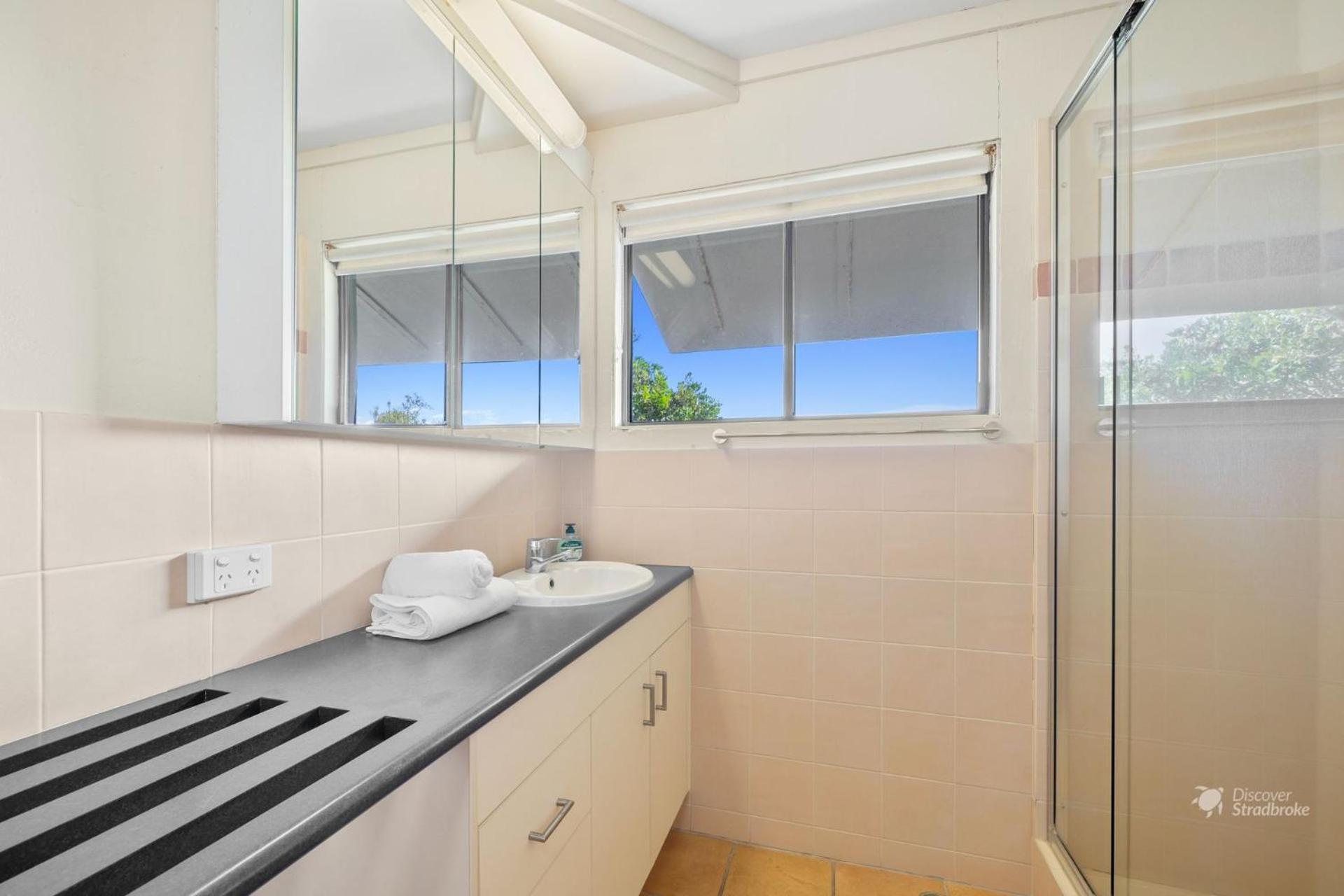 Mintee 1 by Discover Stradbroke
