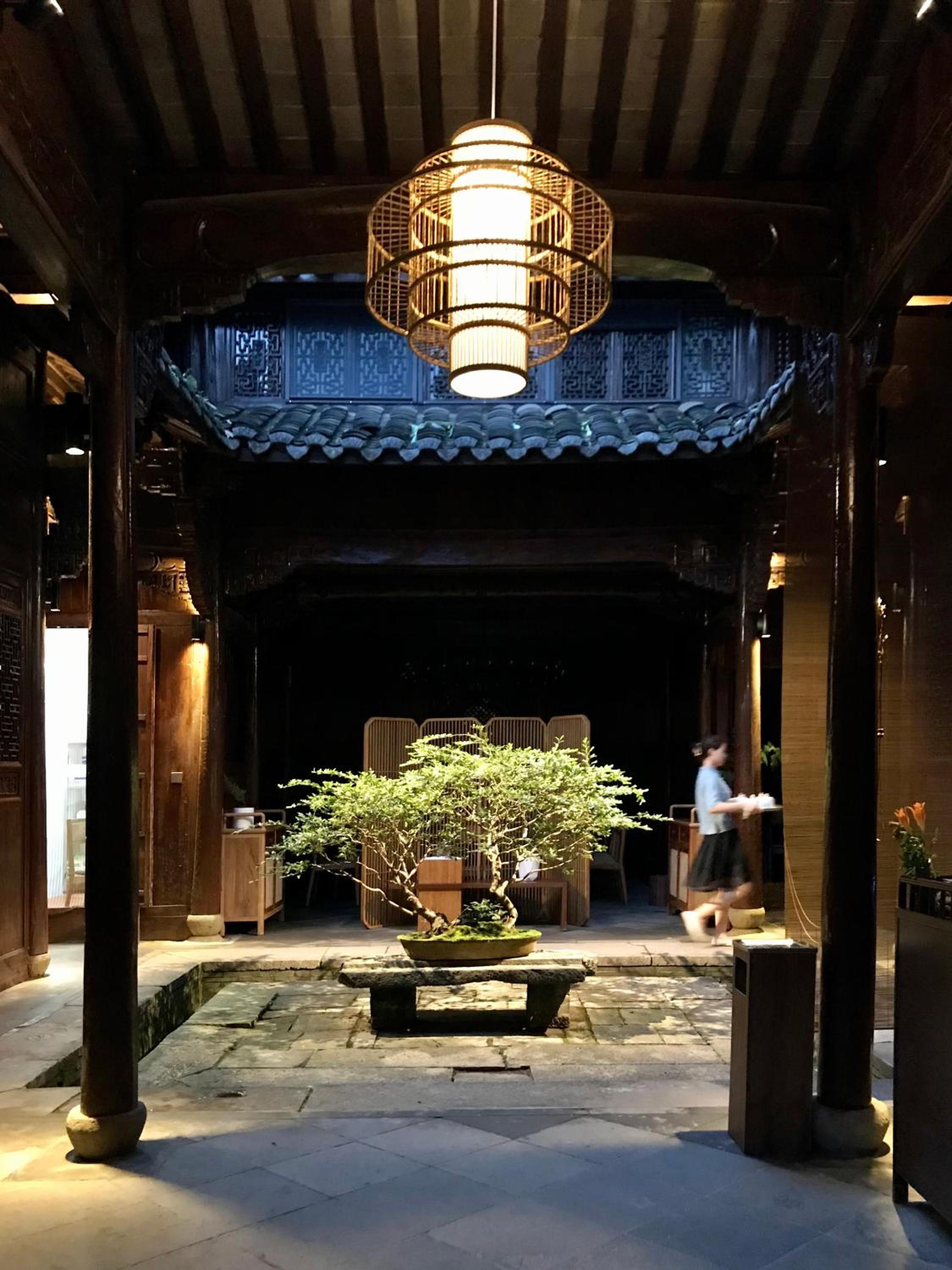Quzhou Huangwai B&B