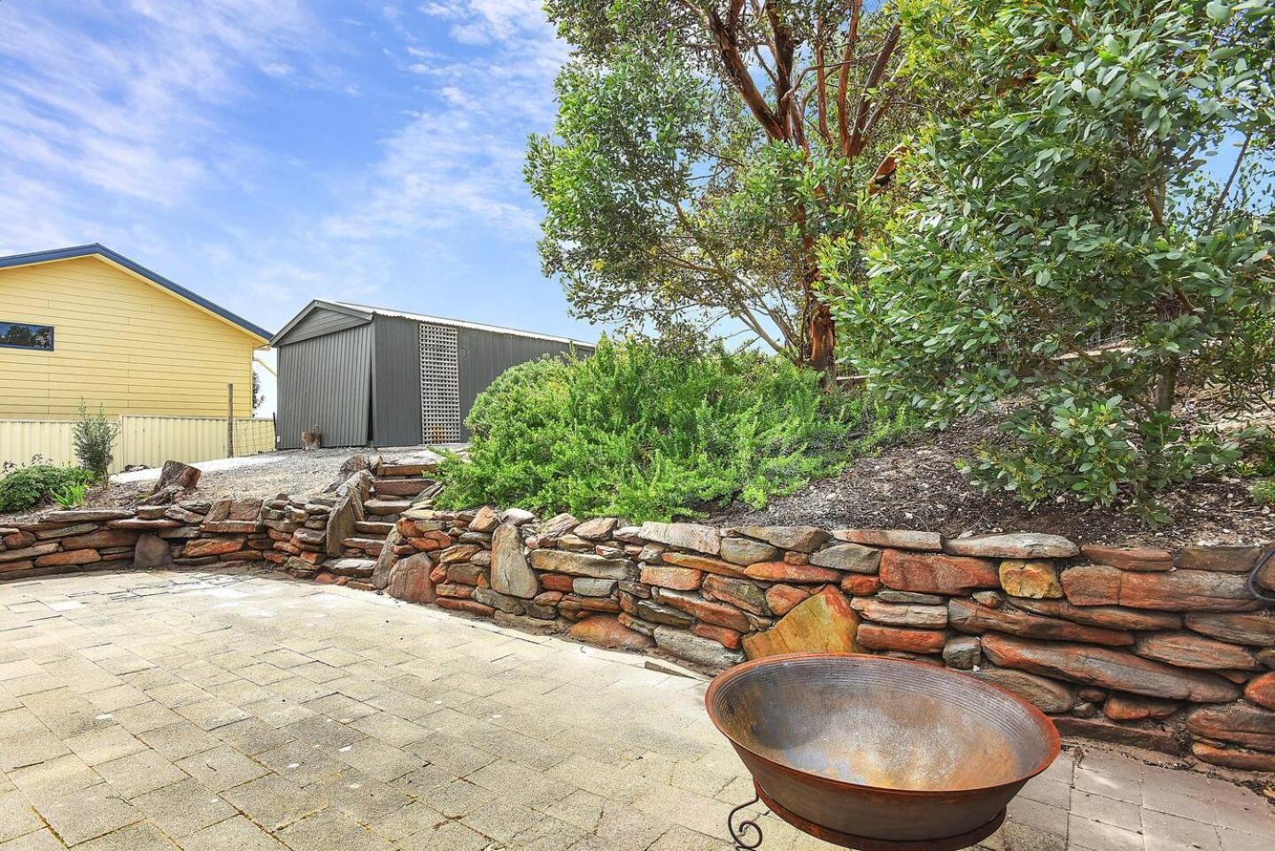 Port Elliot Coastal Cottage - 18 Handby Street,Port Elliot, No Linen Included