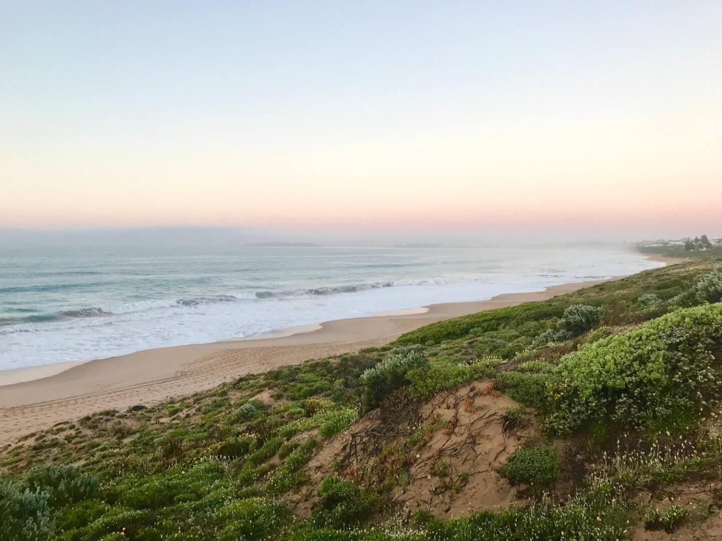Port Elliot Coastal Cottage - 18 Handby Street,Port Elliot, No Linen Included