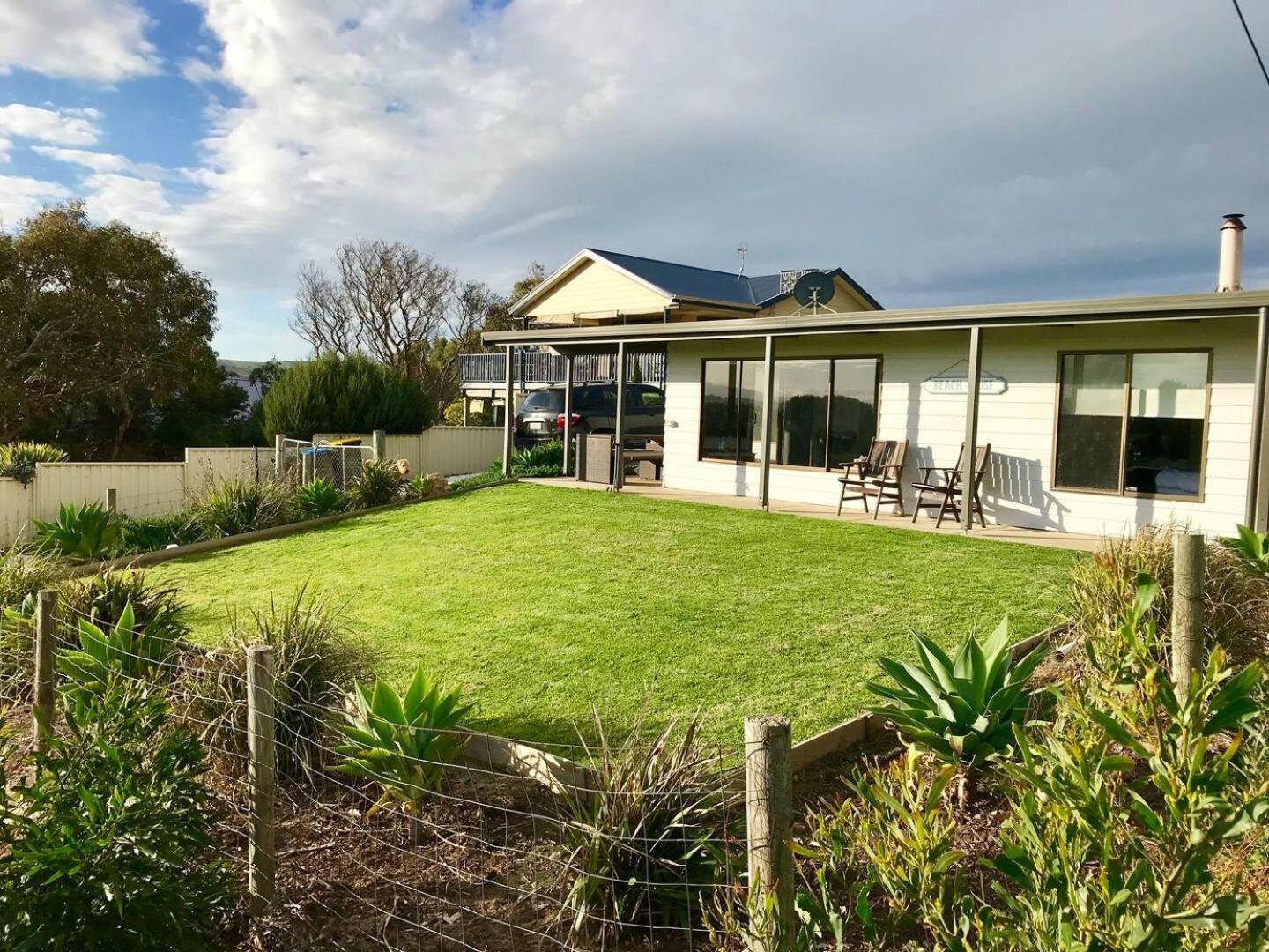 Port Elliot Coastal Cottage - 18 Handby Street,Port Elliot, No Linen Included