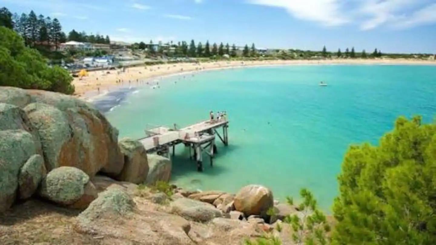 Port Elliot Coastal Cottage - 18 Handby Street,Port Elliot, No Linen Included