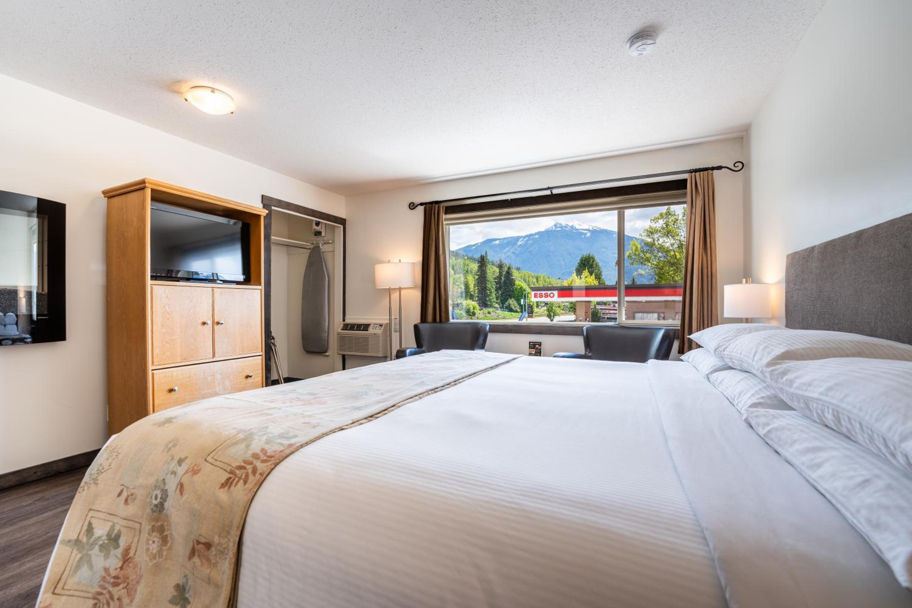 Swiss Chalet Motel view 4