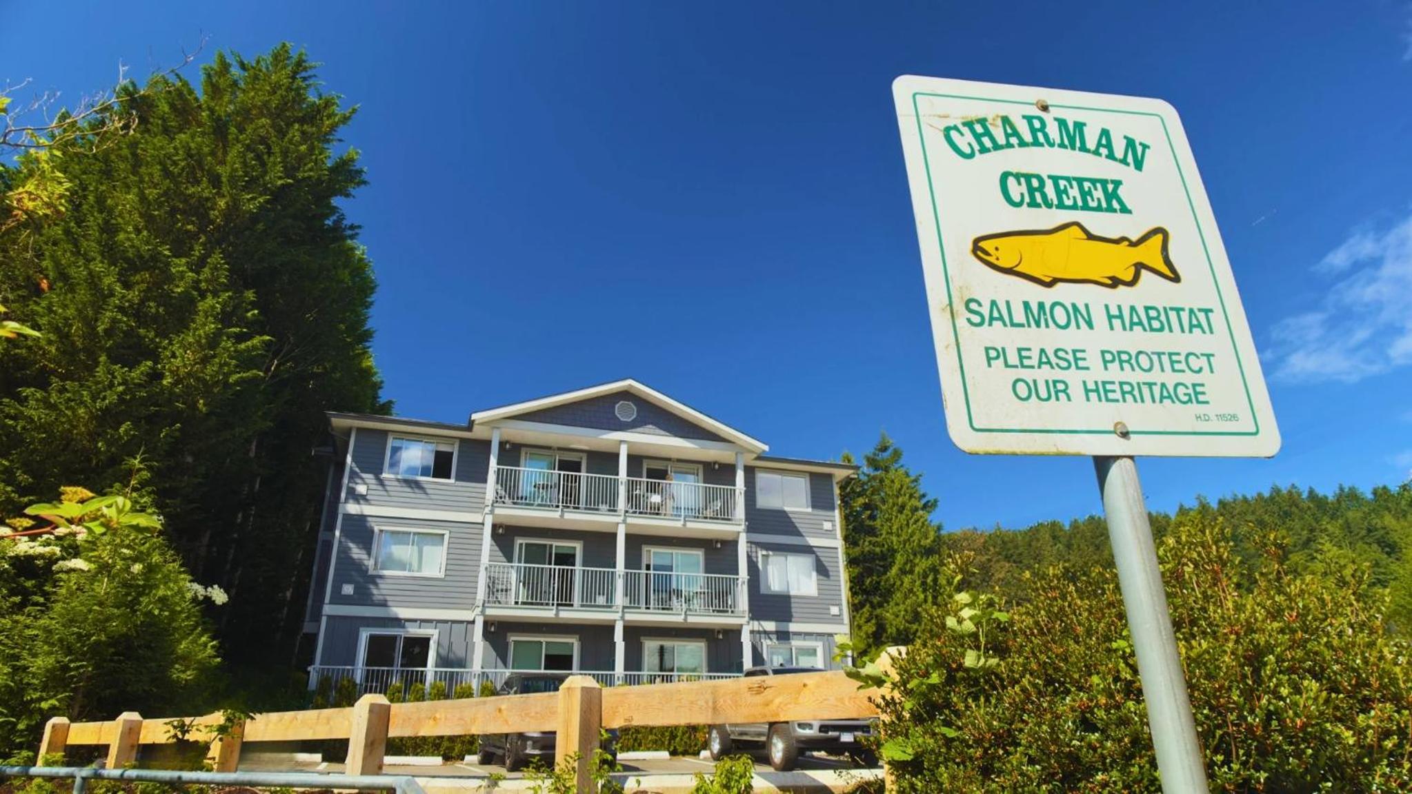 Gibsons Landing Inn