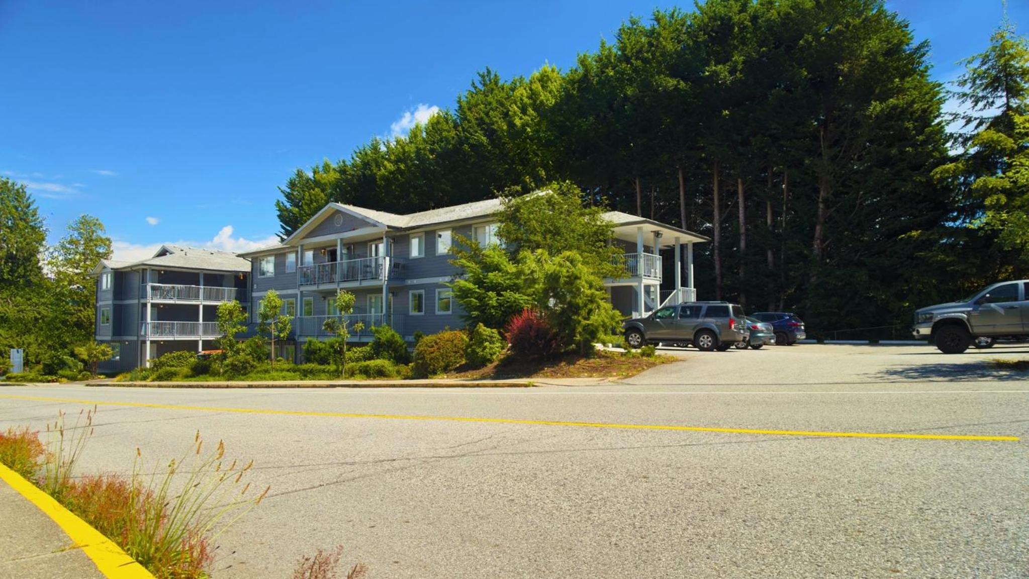 Gibsons Landing Inn