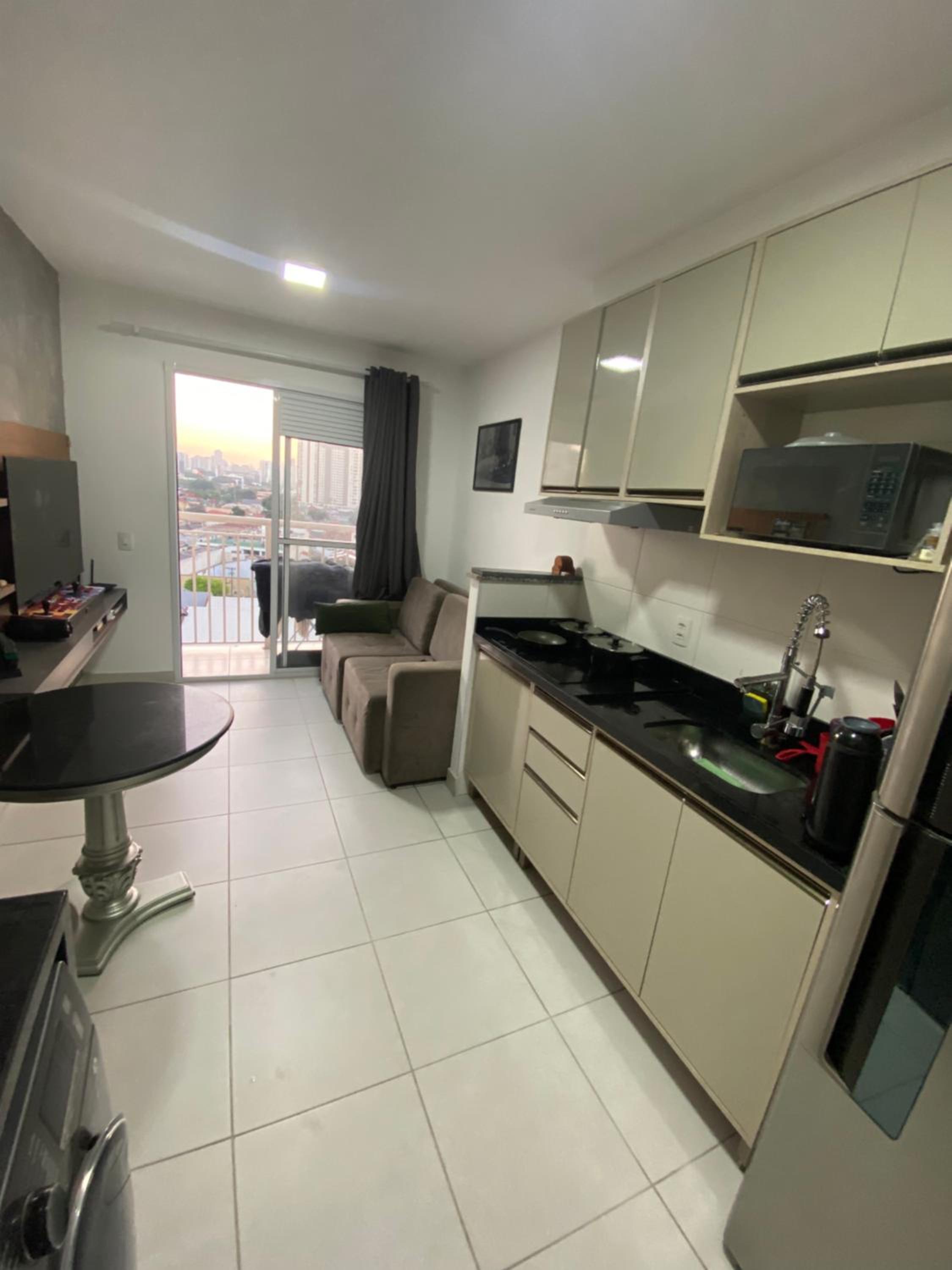 Apartamento 34m com varanda e vista livre