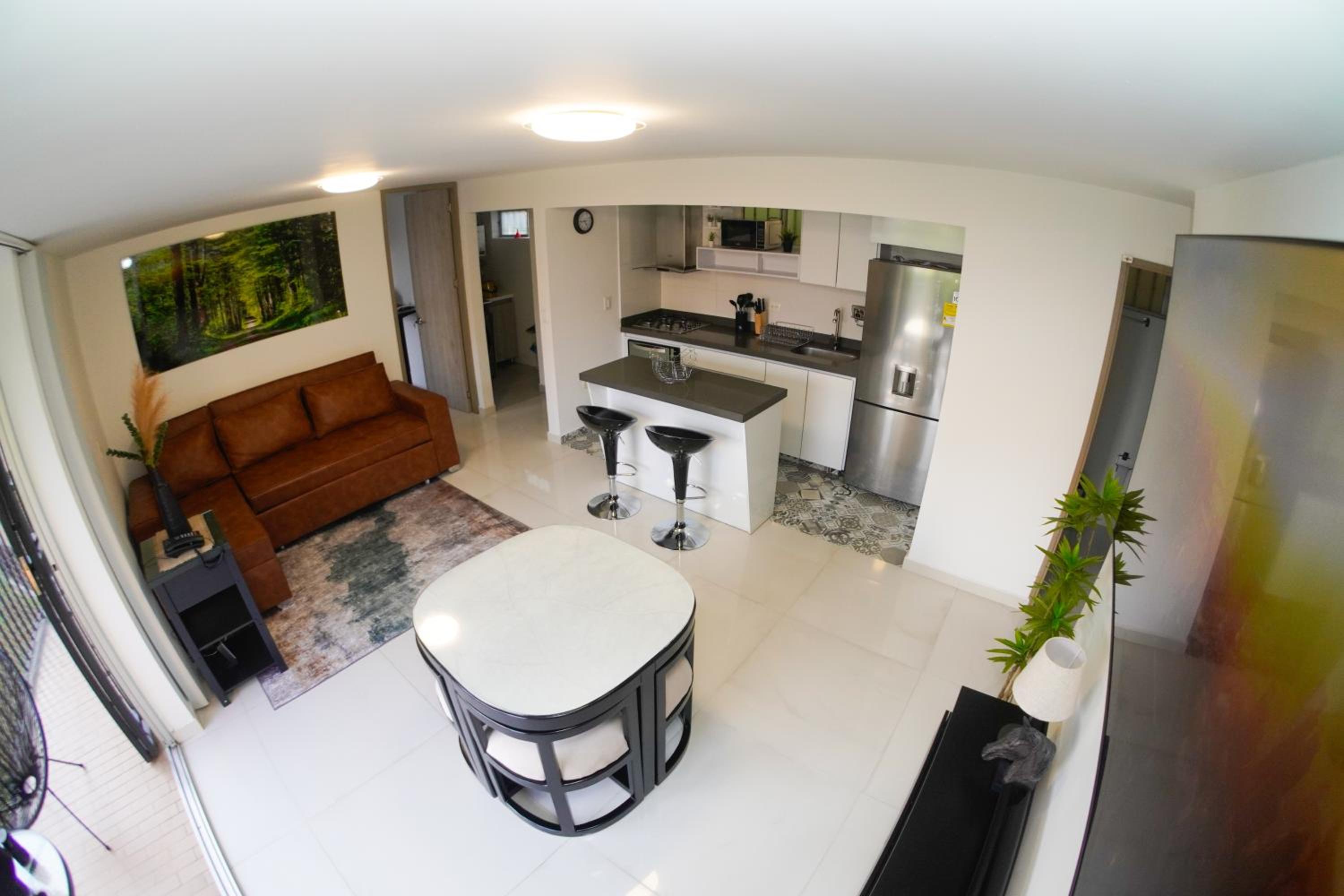2BR Bright & Cozy - Nature Views & Sounds