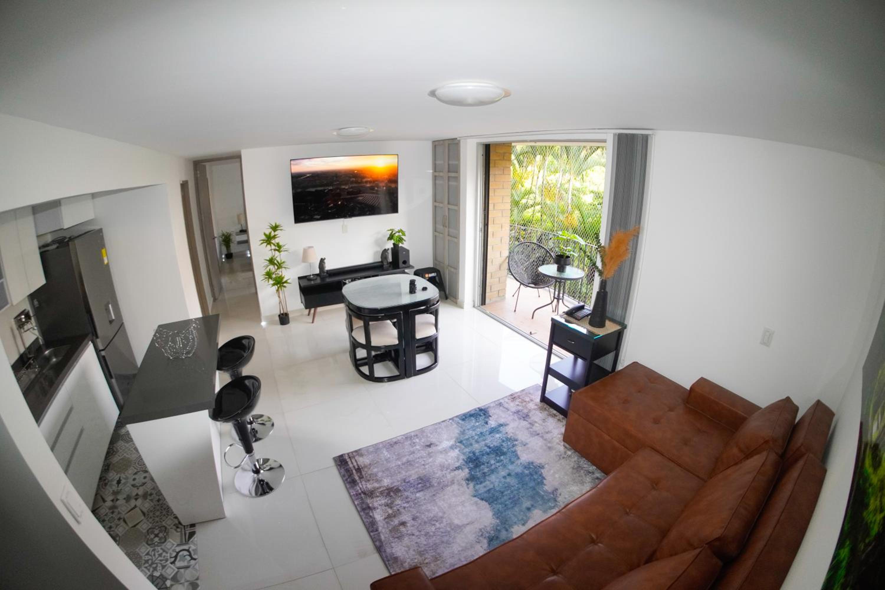 2BR Bright & Cozy - Nature Views & Sounds