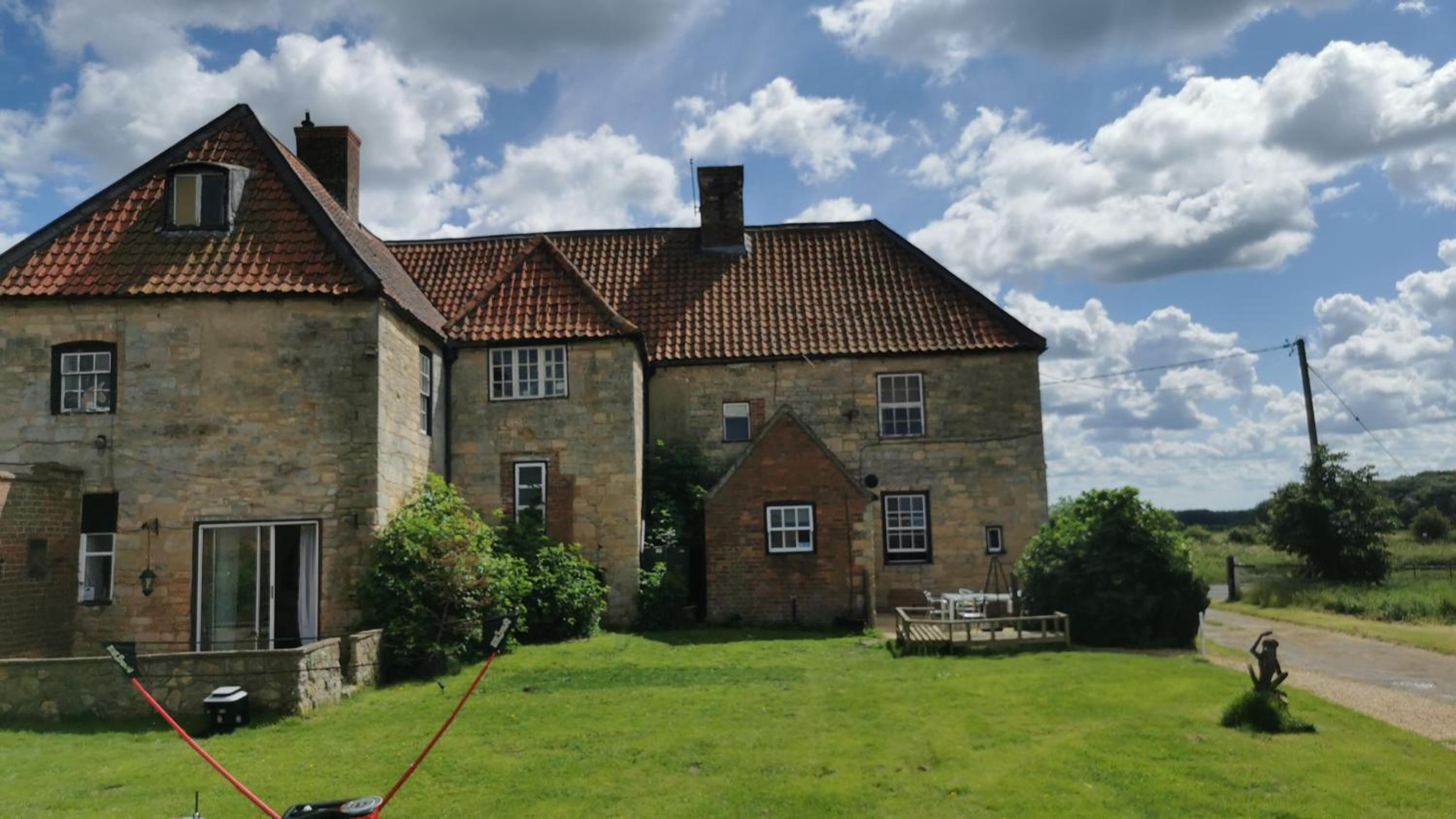 Countrylife Cottage, Dome,Games Room, firepit, free parking view 3