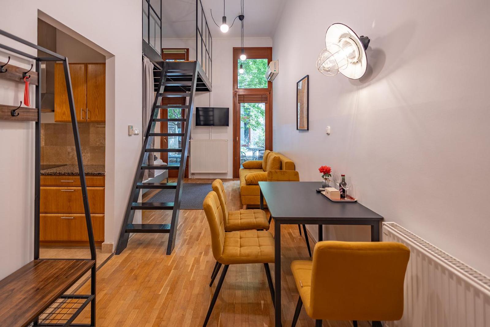 MOOKI Loft&Garden in SohoBudapest