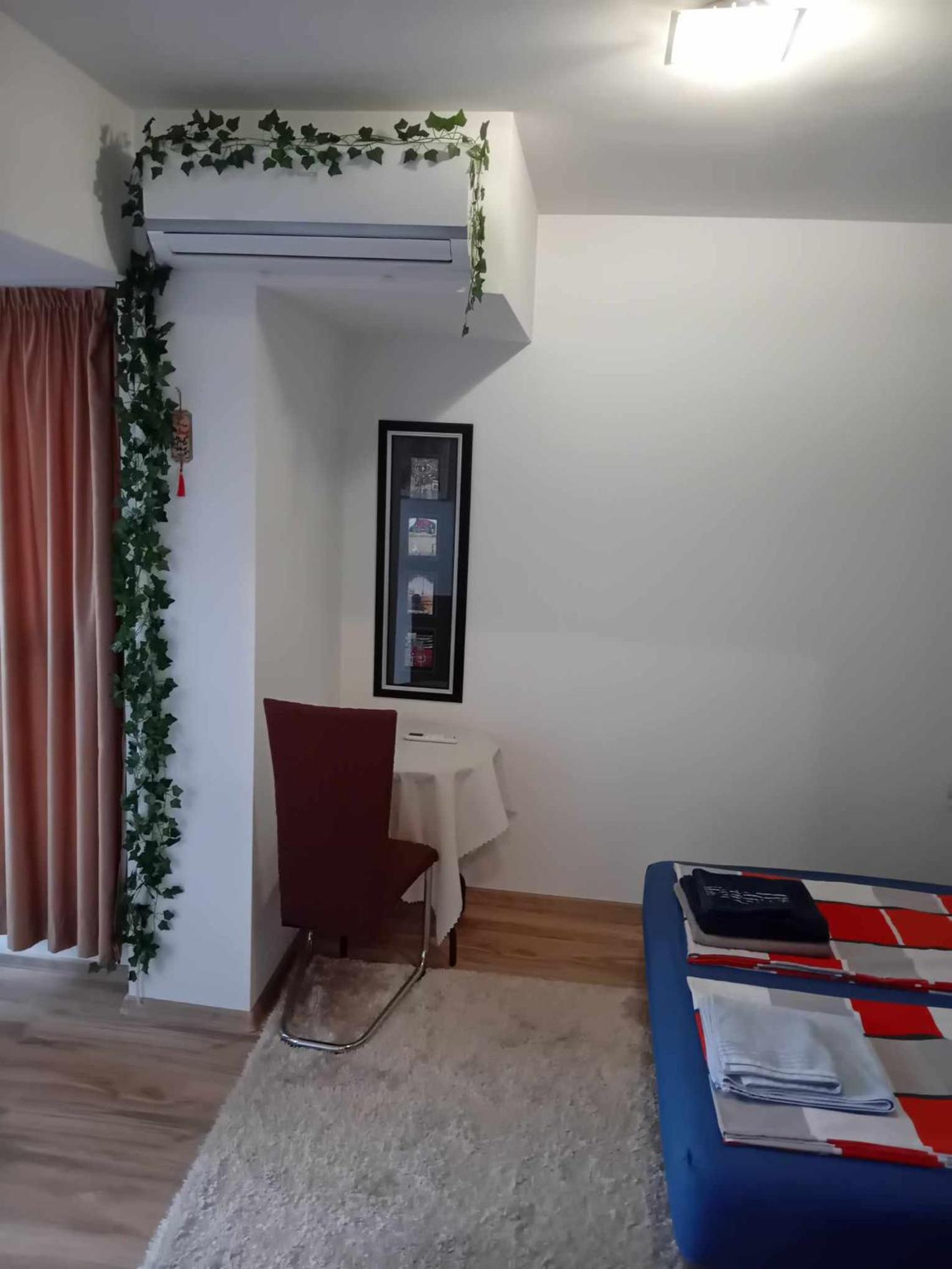 Park View Apartment with Parking Spot