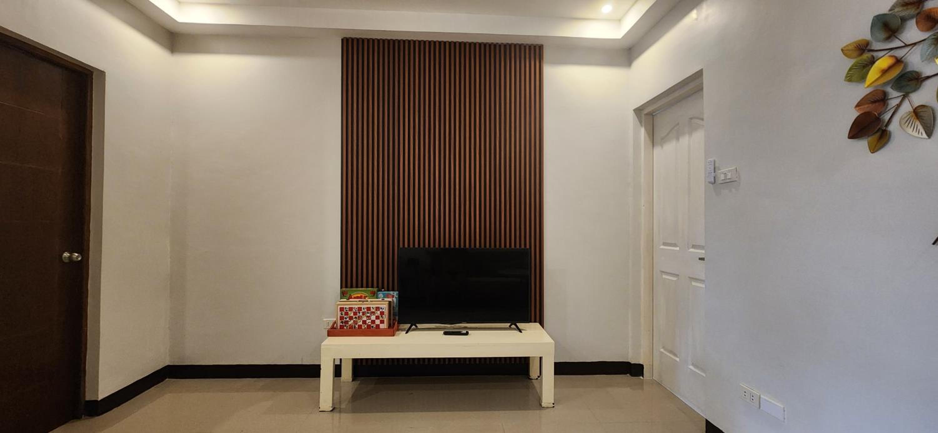 Kuya and Kambal's 1 BR 1 Bath Apartment view 4