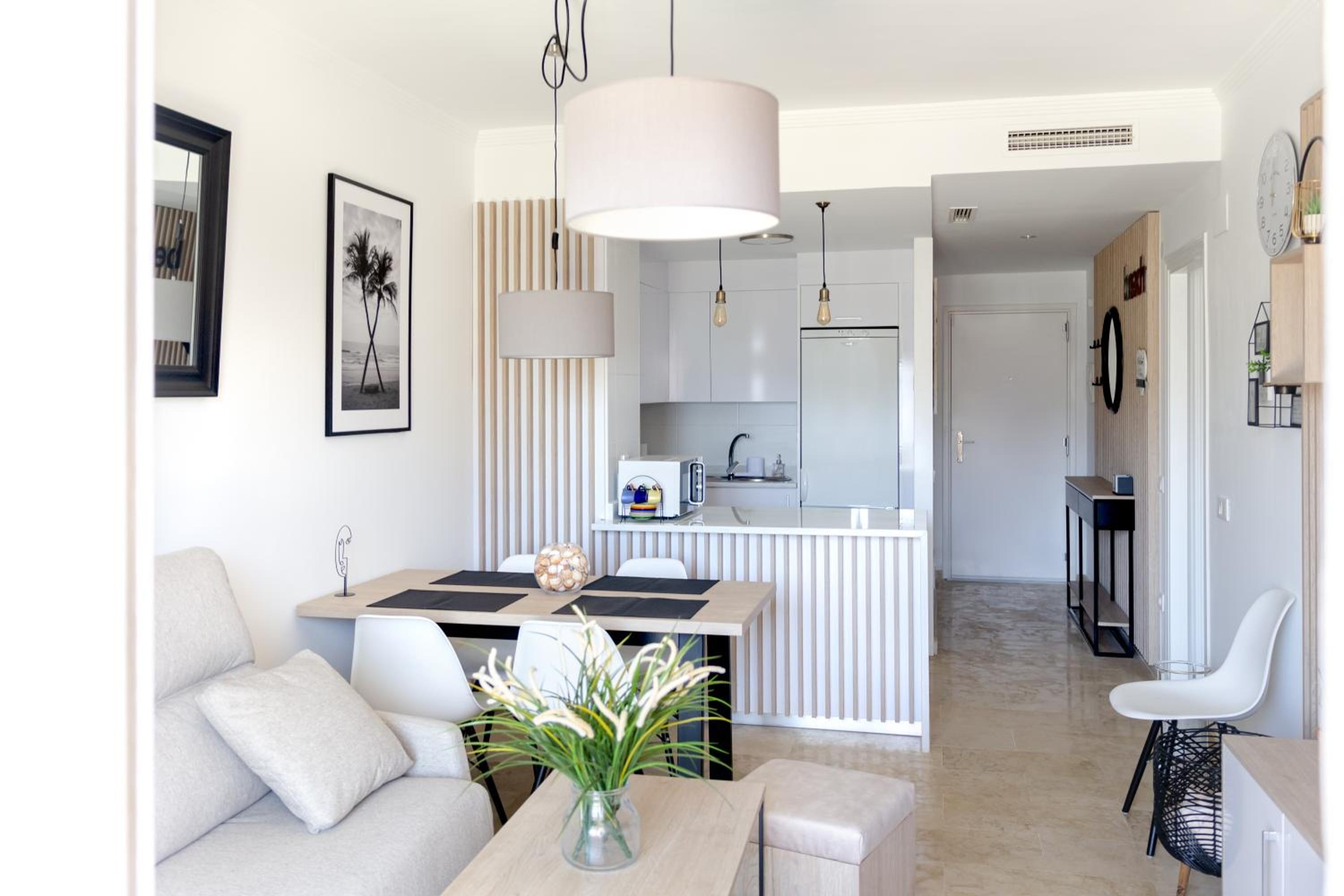 Beach Apartment 2Bed Small Oasis