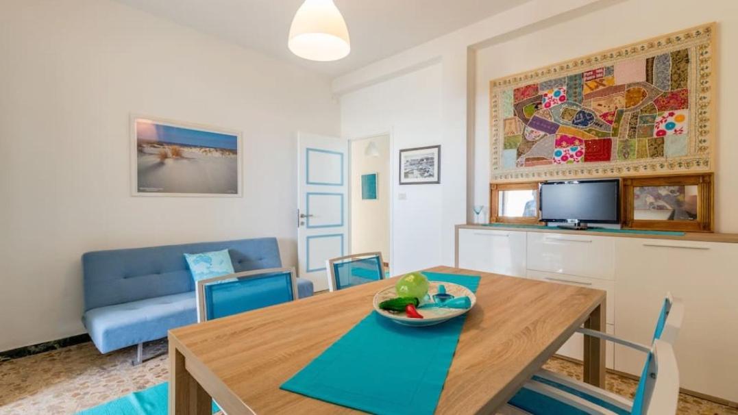 Family holiday house by the sea view 2