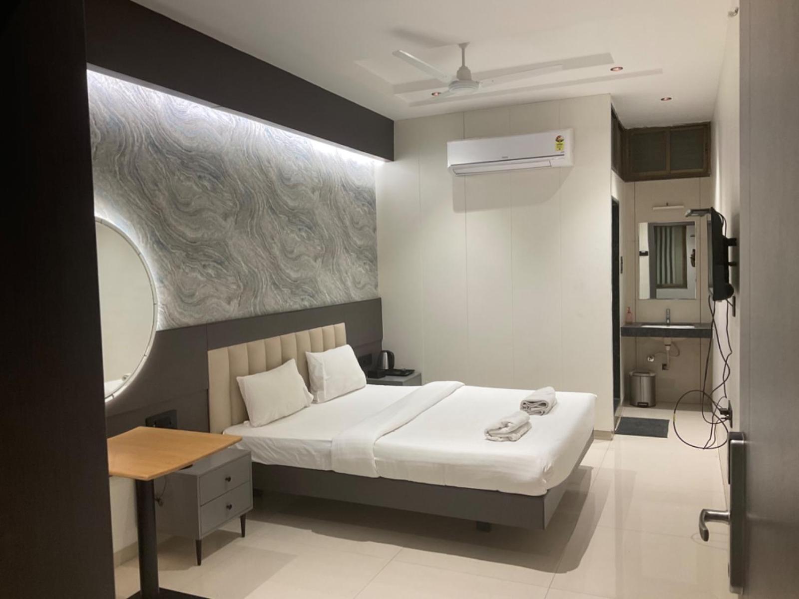 Hotel Govind Regency