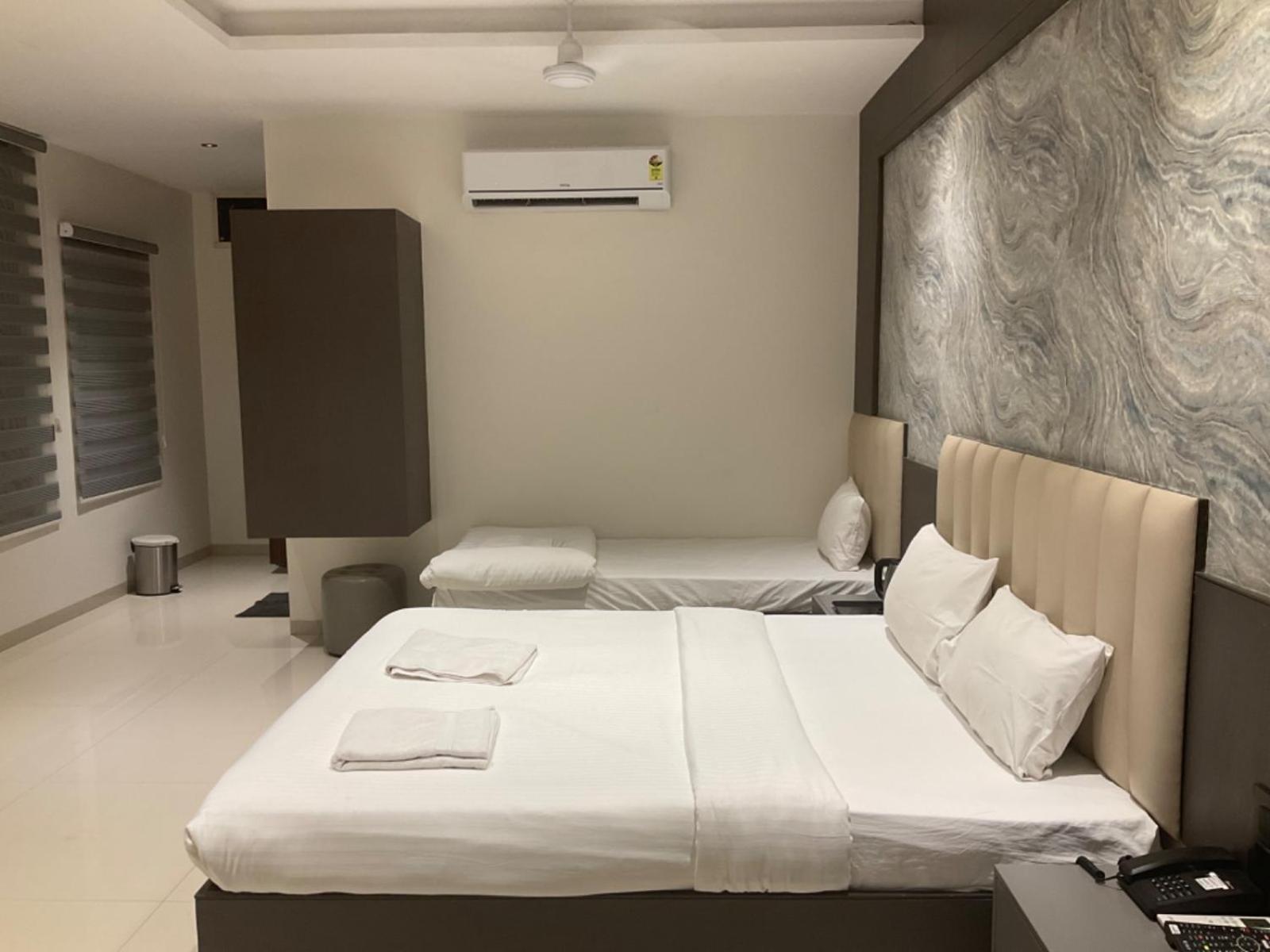 Hotel Govind Regency