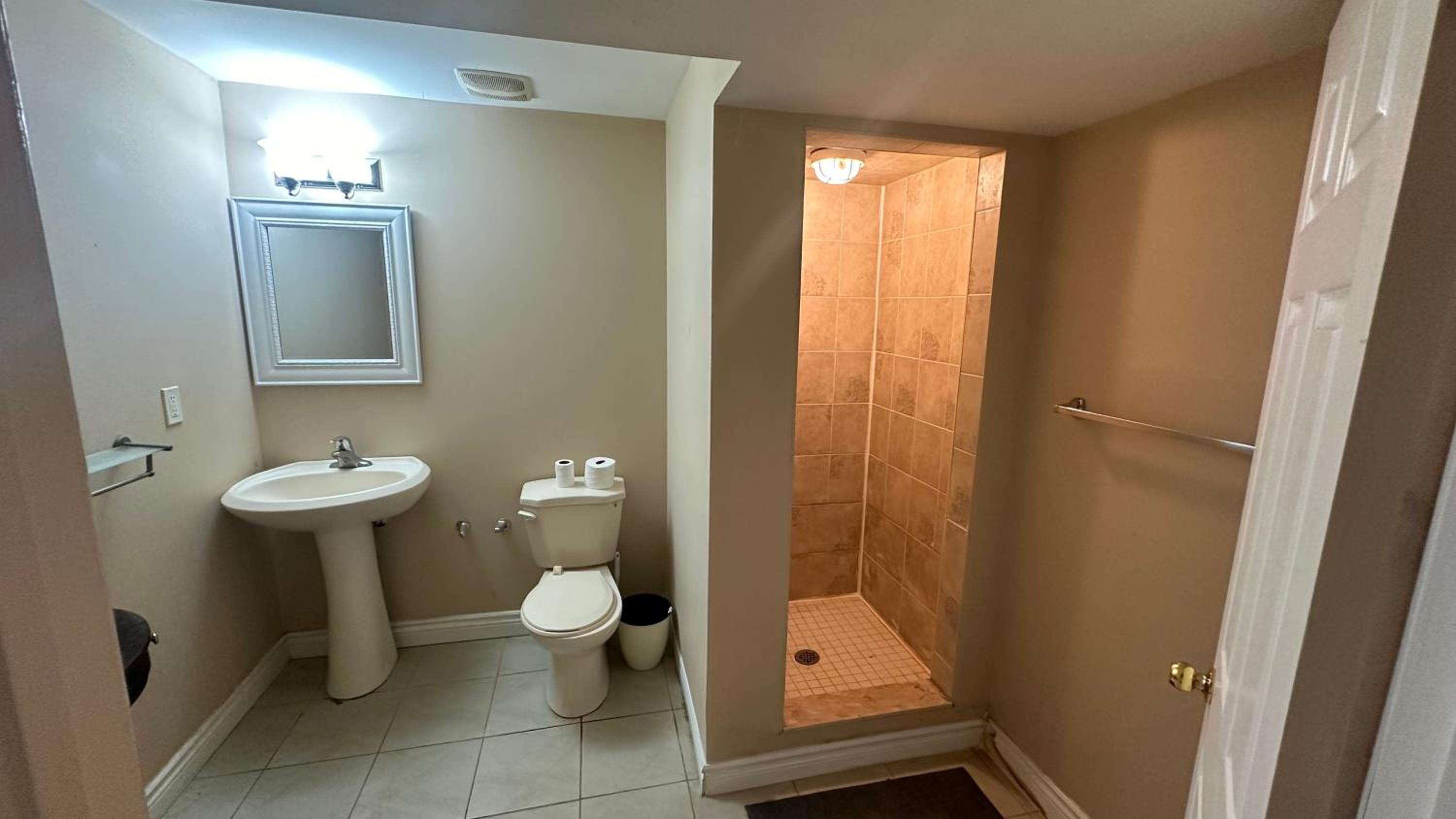 Best Location In Brampton for 3- Walking distance to Chalo Freshco, Bus Stop, Shopping!!!