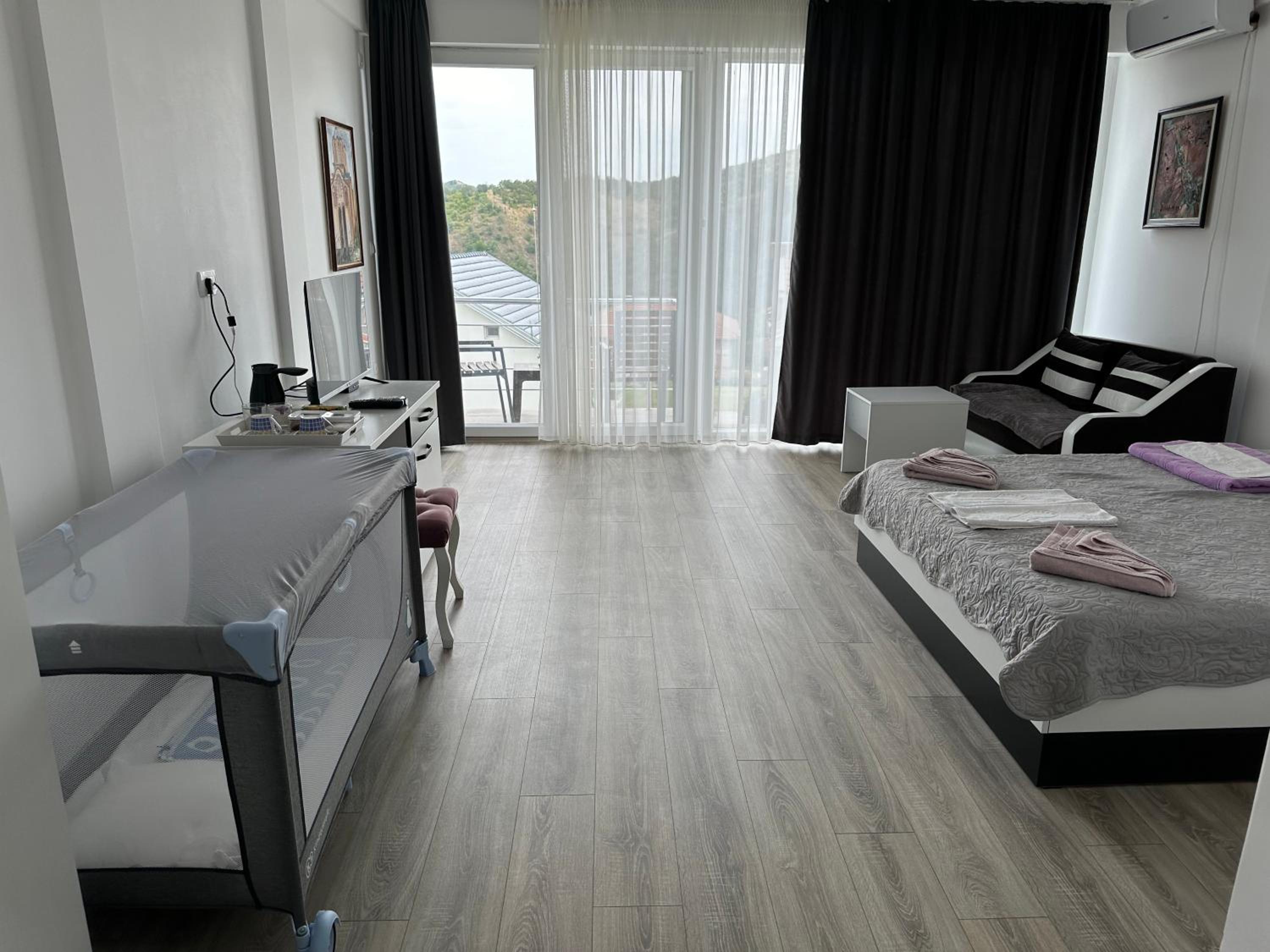 Vesna Lake Apartments