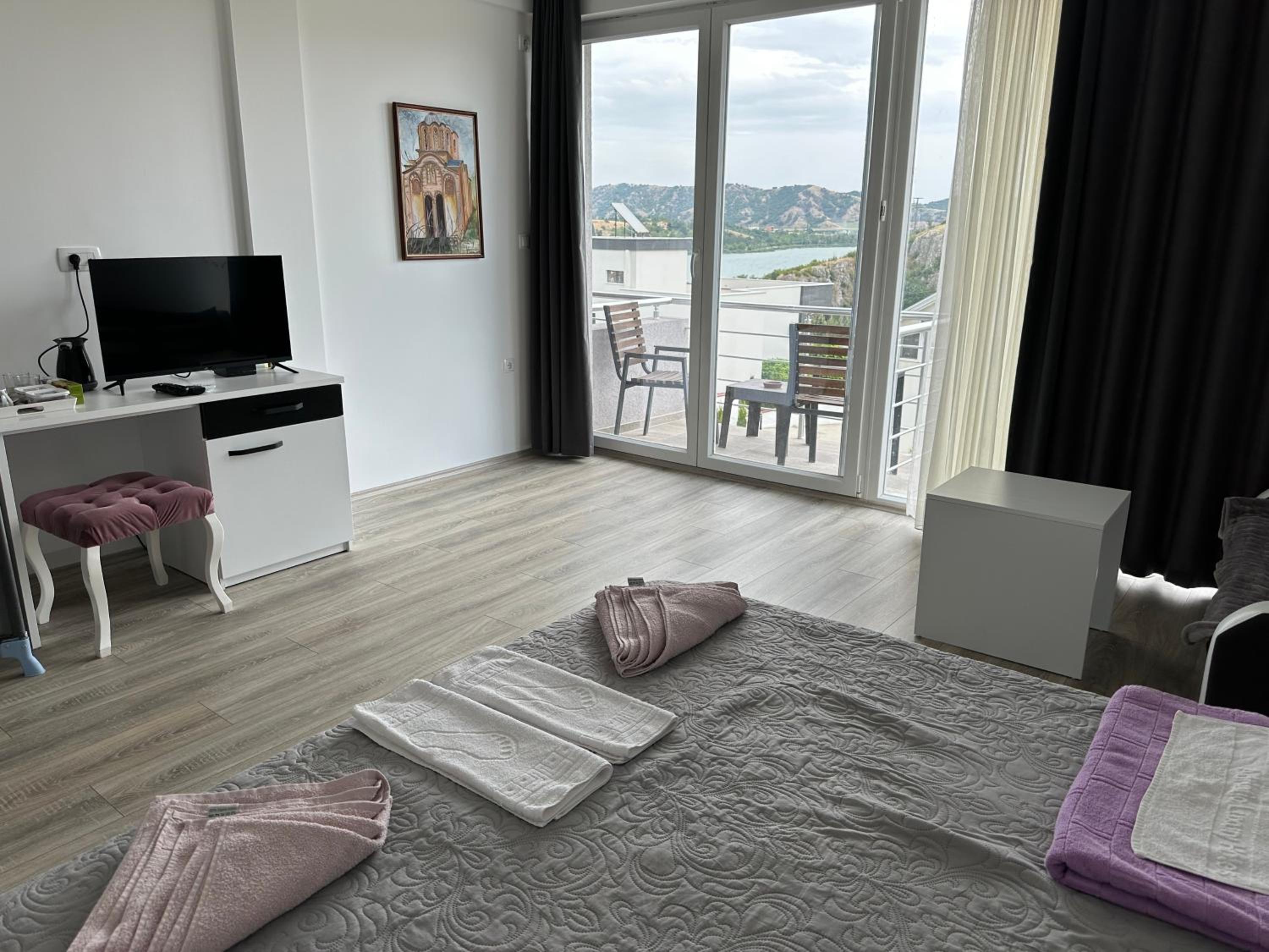 Vesna Lake Apartments