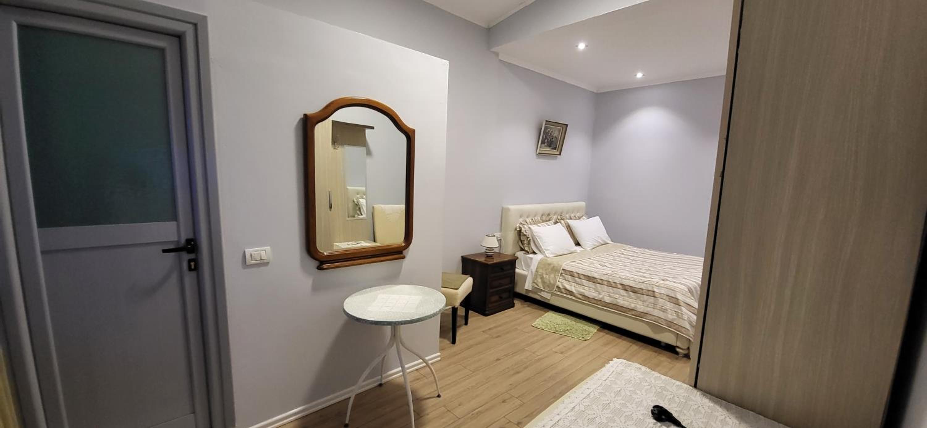 Jon rooms
