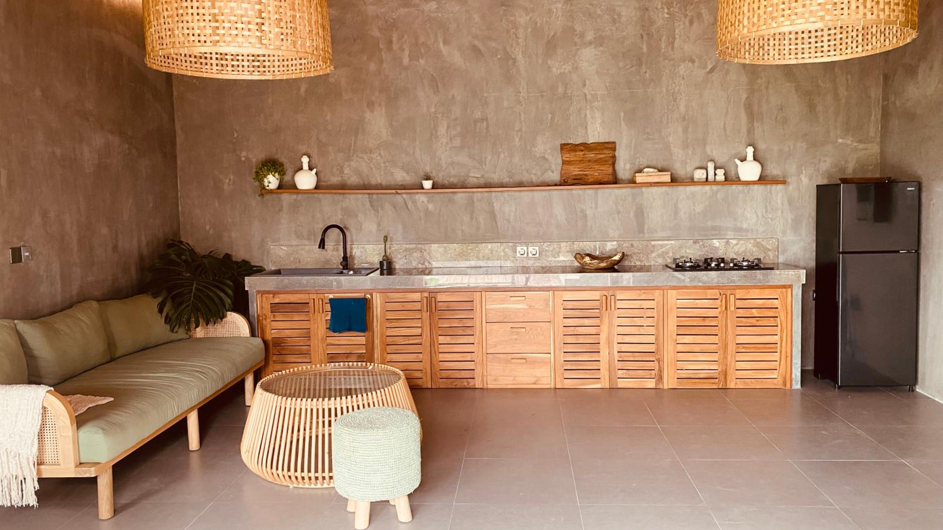 Stunning 3 BDR villa 900m from the beach Seseh Canggu view 3
