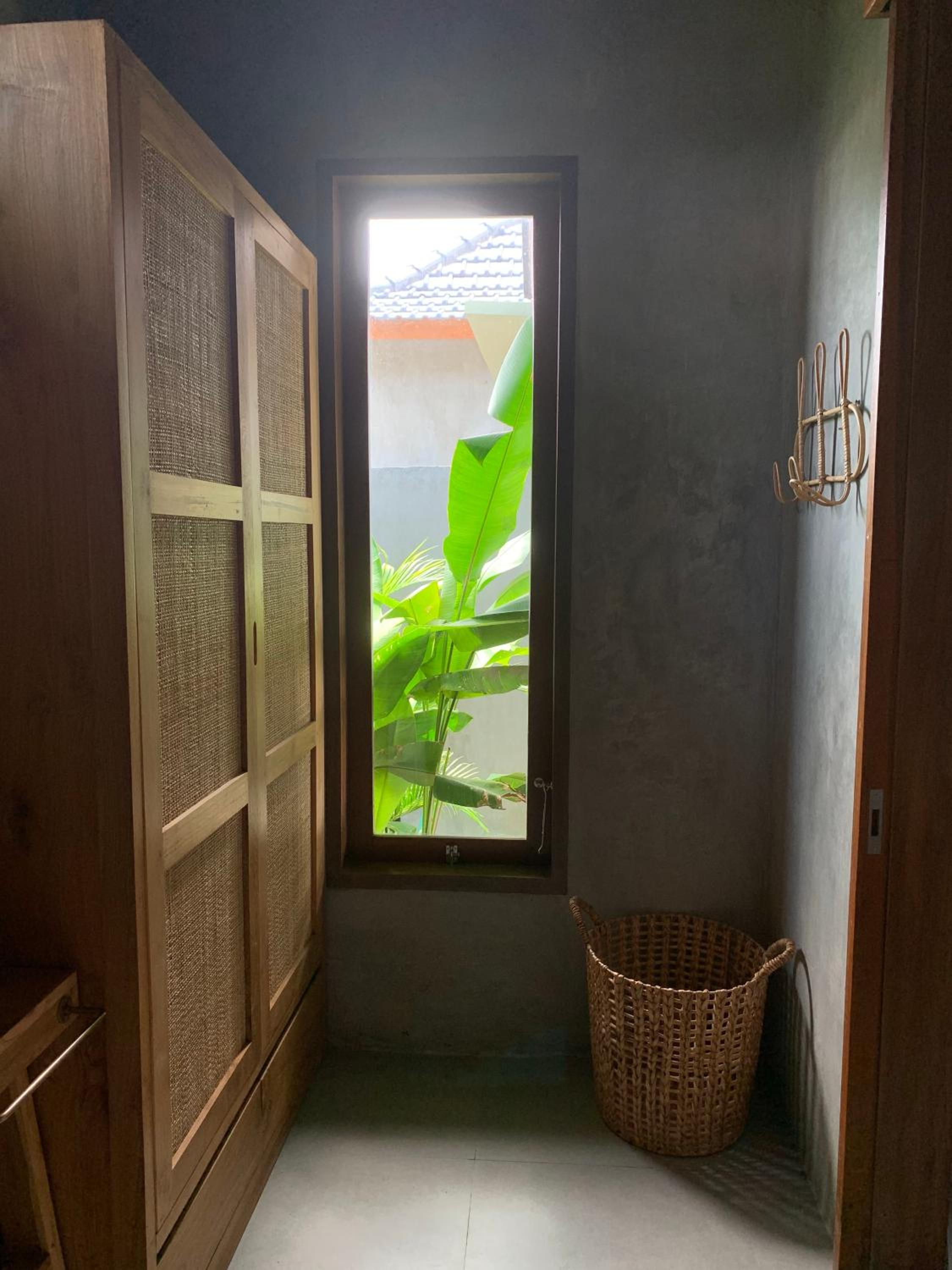 Stunning 3 BDR villa 900m from the beach Seseh Canggu view 4