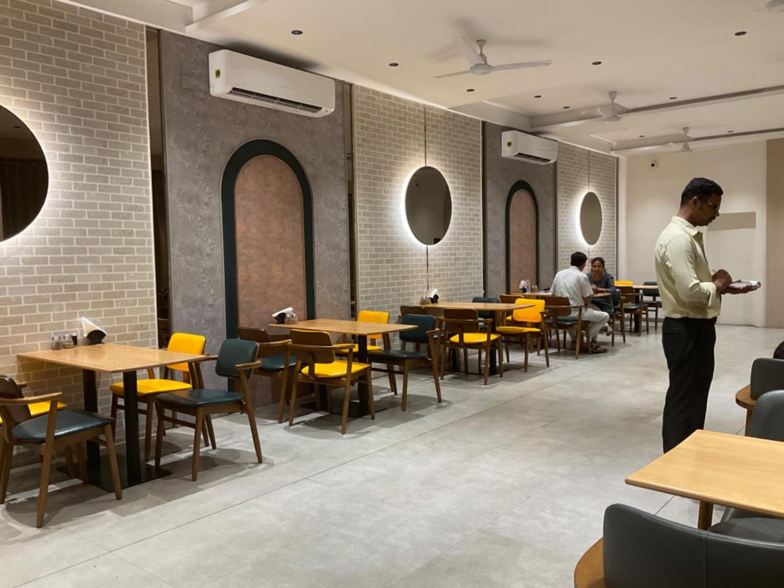 Hotel Govind Regency