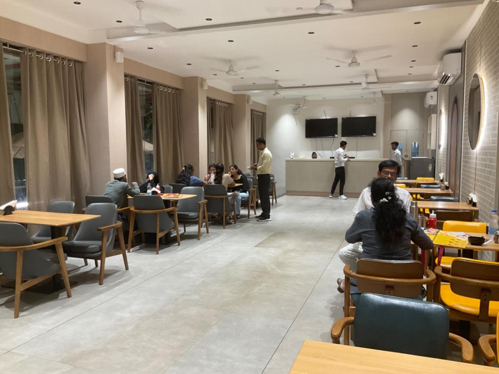 Hotel Govind Regency