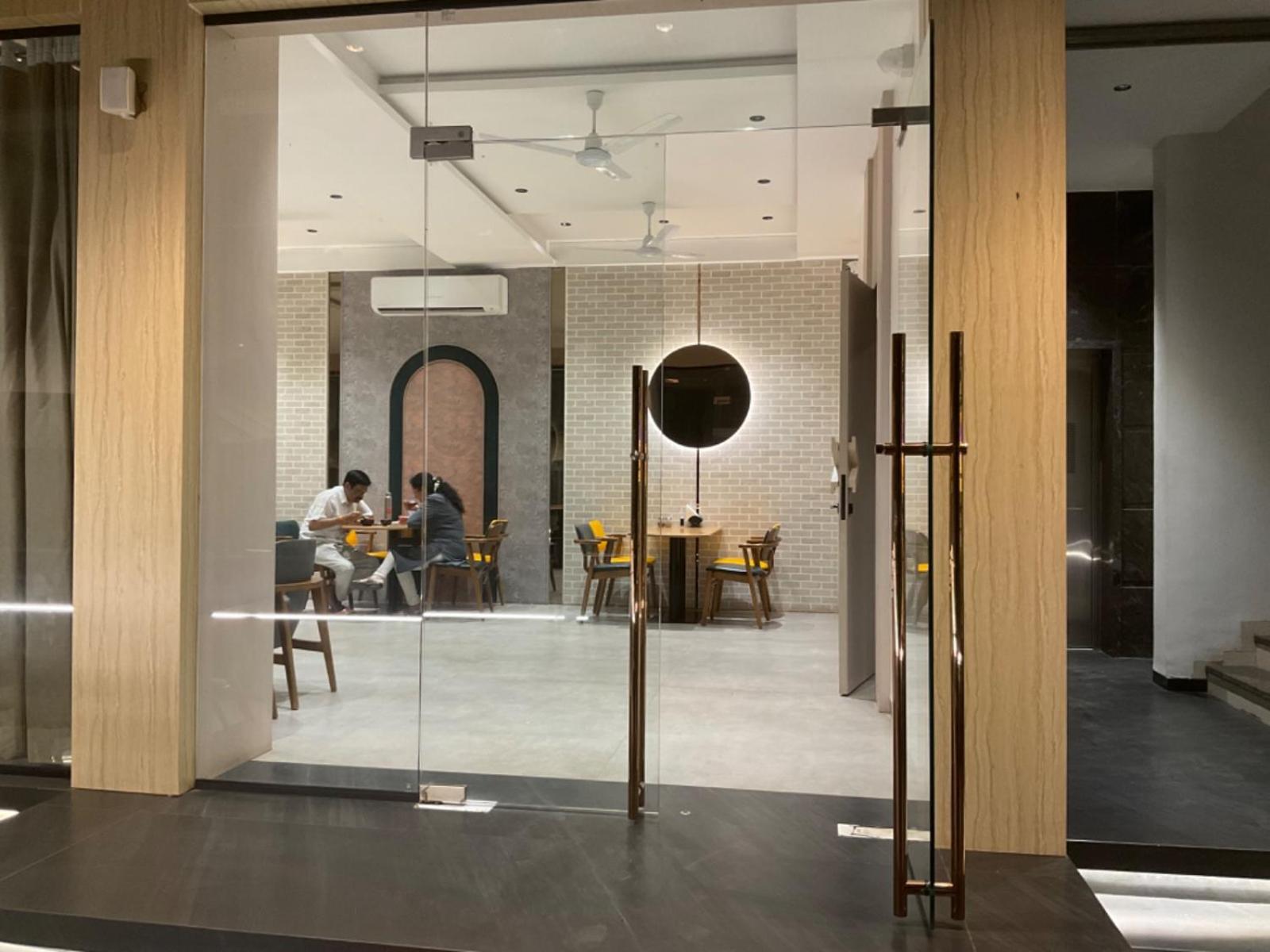 Hotel Govind Regency