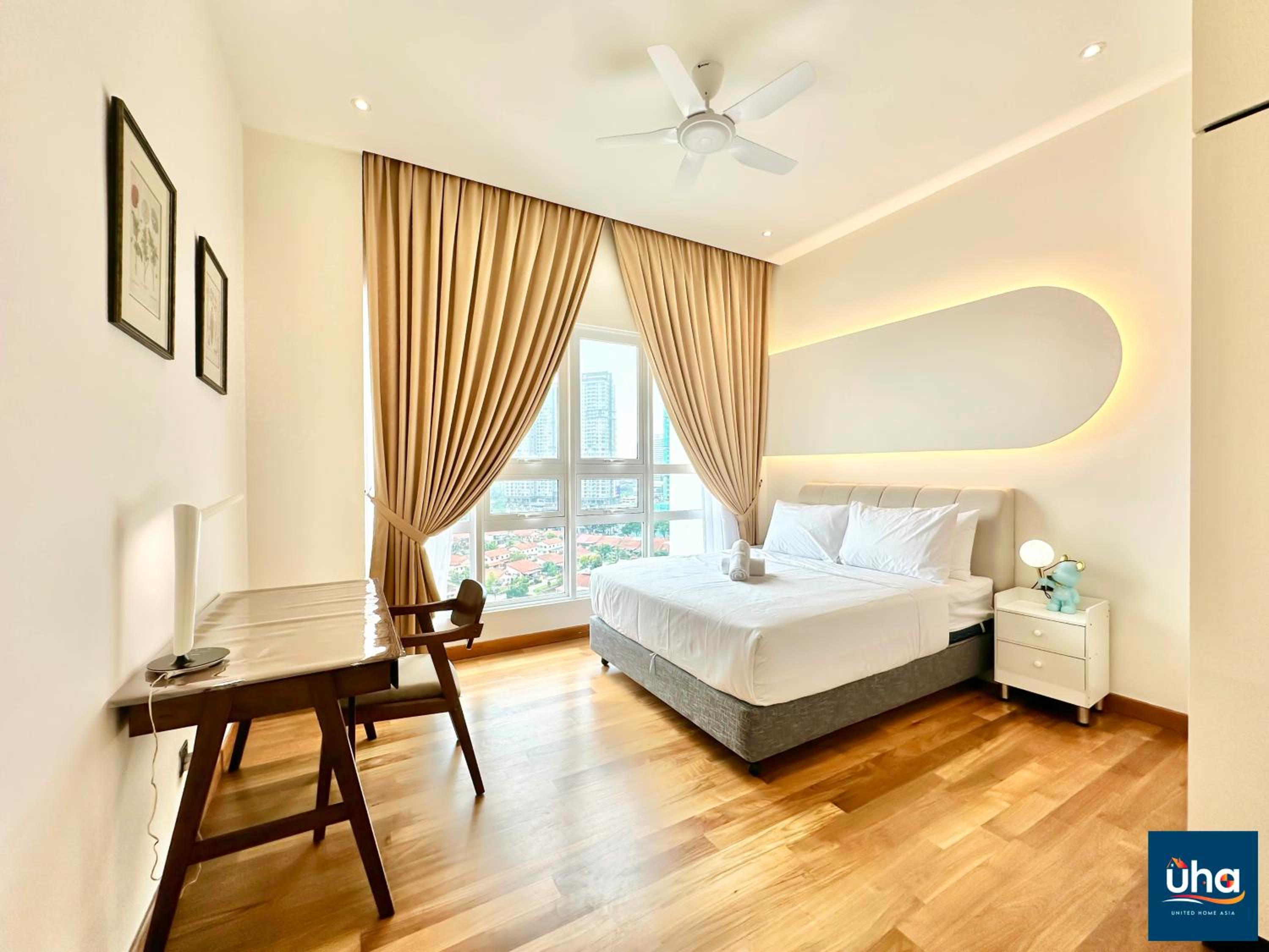 TriTower Residence By RR JBcity