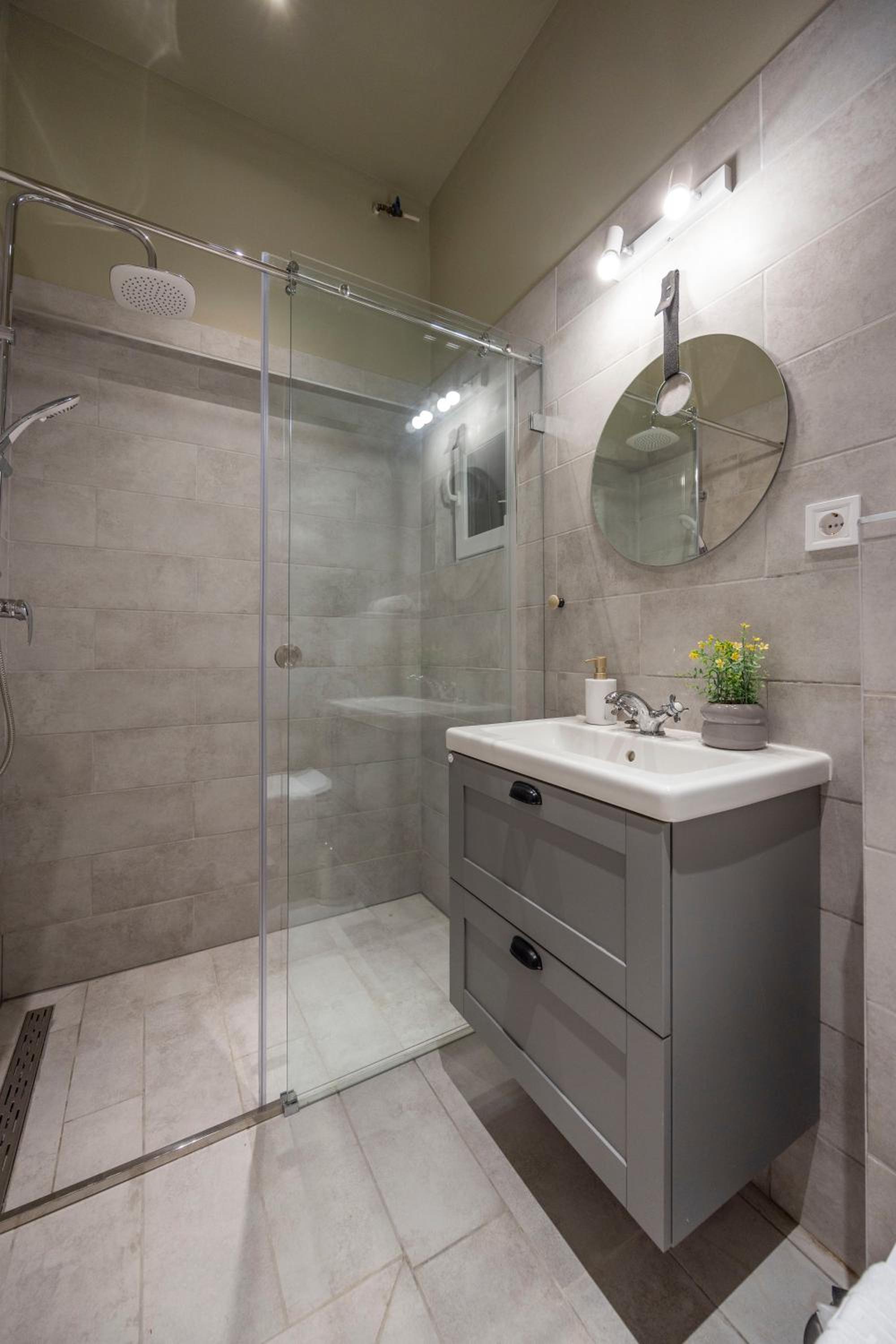 Charming Art Deco Style Apartment in the Heart of Budapest
