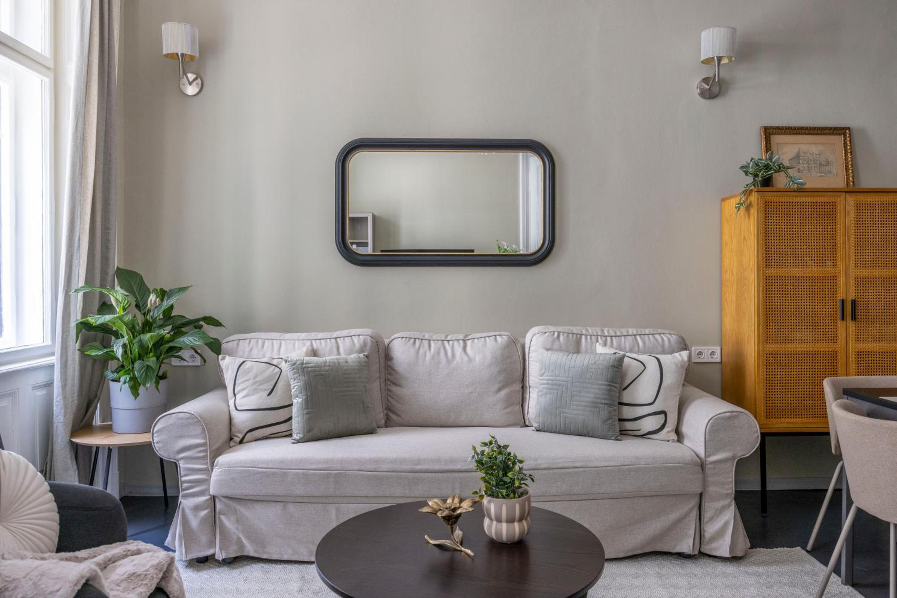 Charming Art Deco Style Apartment in the Heart of Budapest
