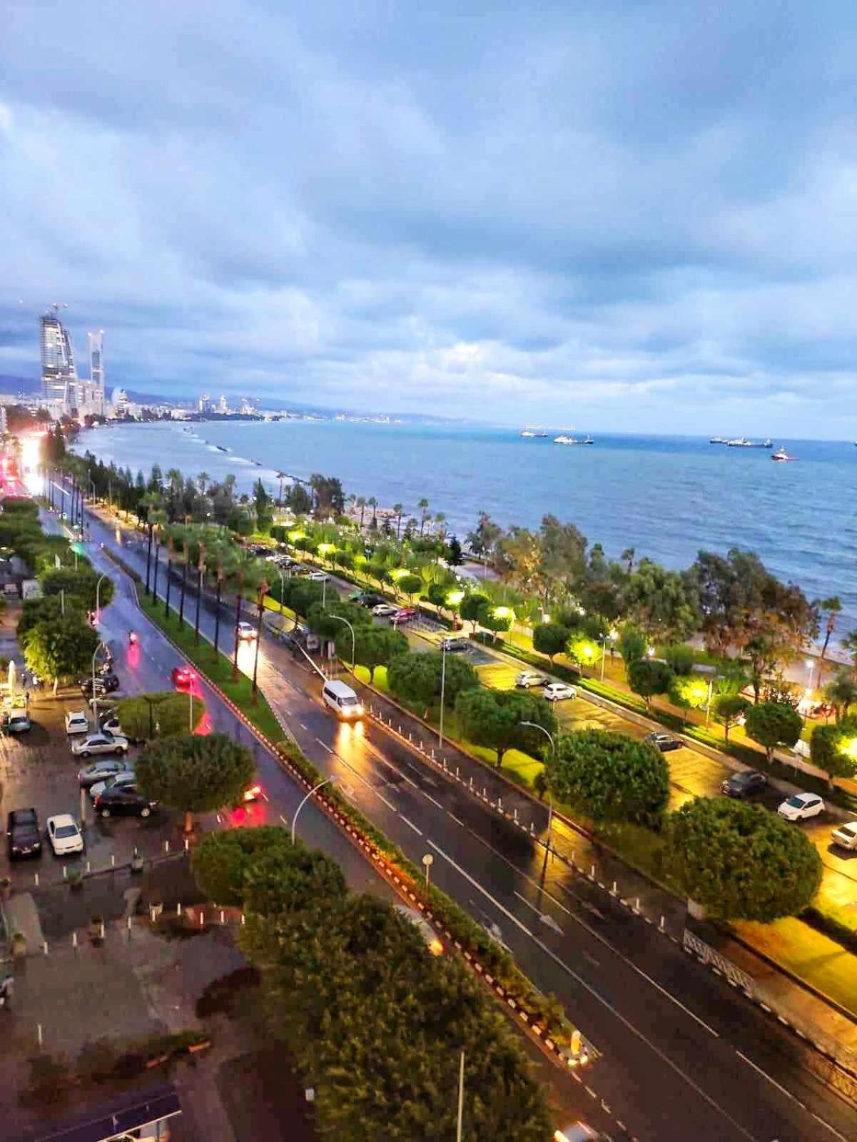 Sea Front & City Center, Amazing Sea View view 4