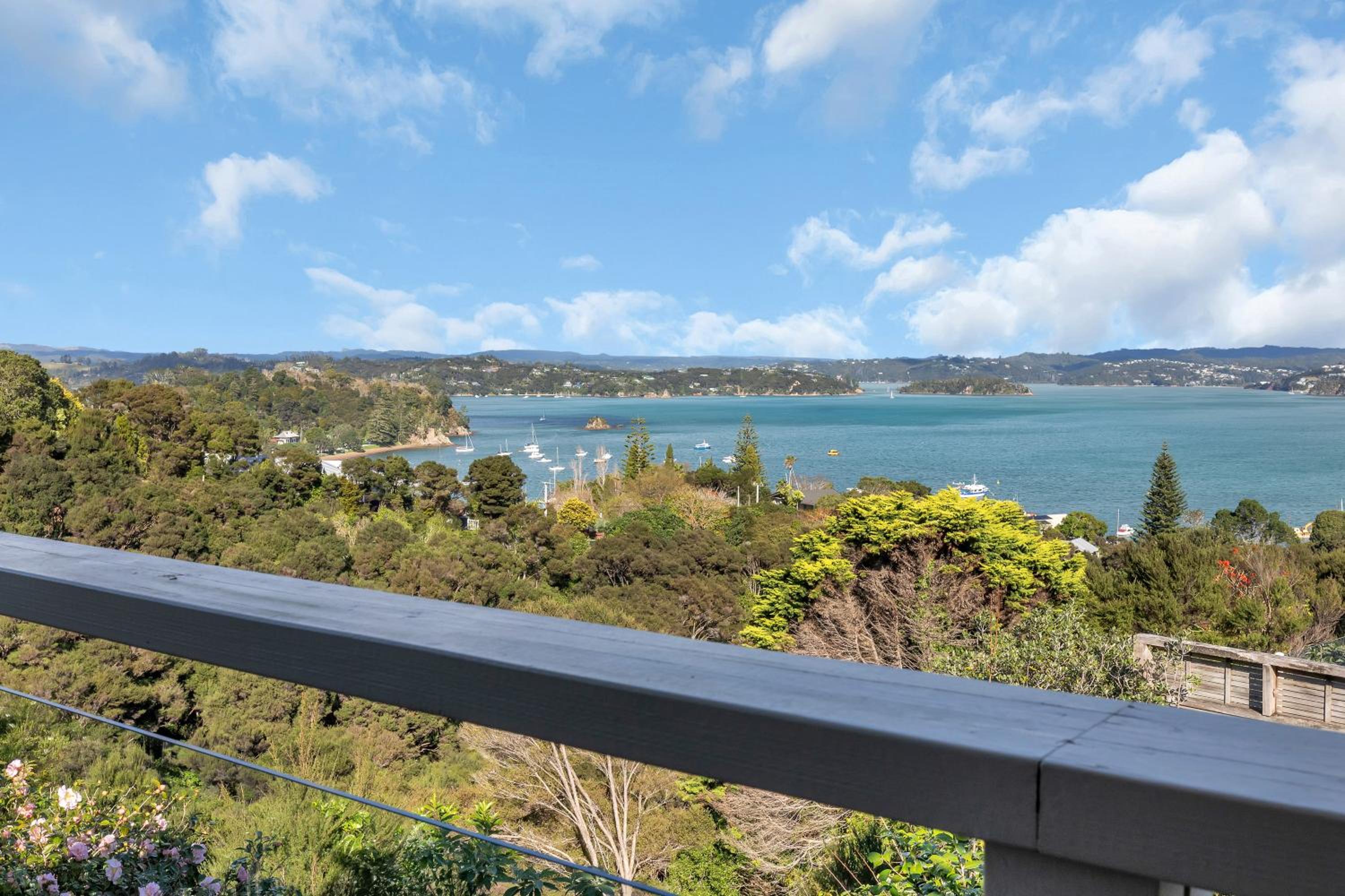 Greenways - Russell Holiday Home